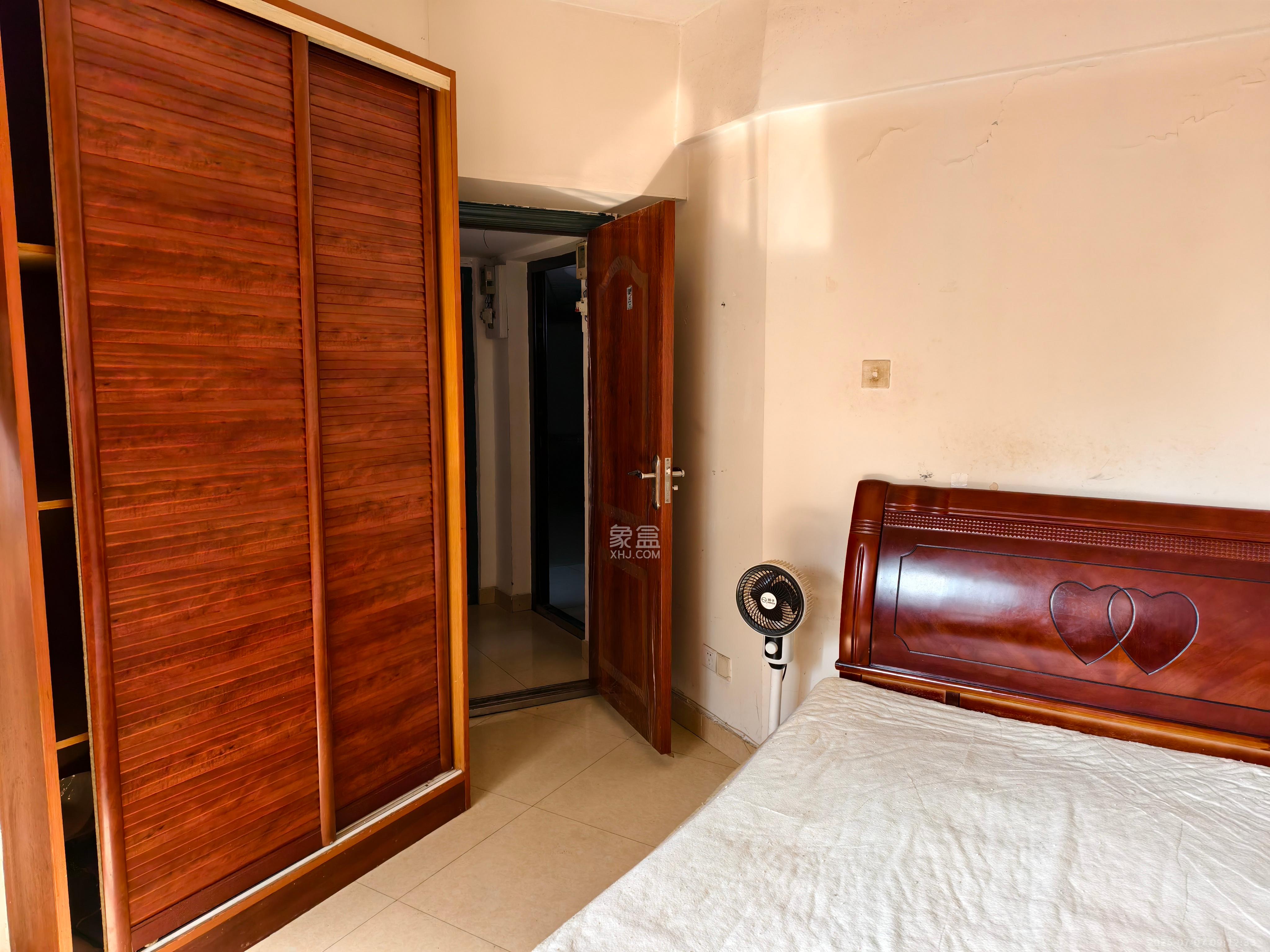 上海城小区  1室1厅1卫    800.0元/月 上海城小区  1室1厅1卫    800.0元/月室内图