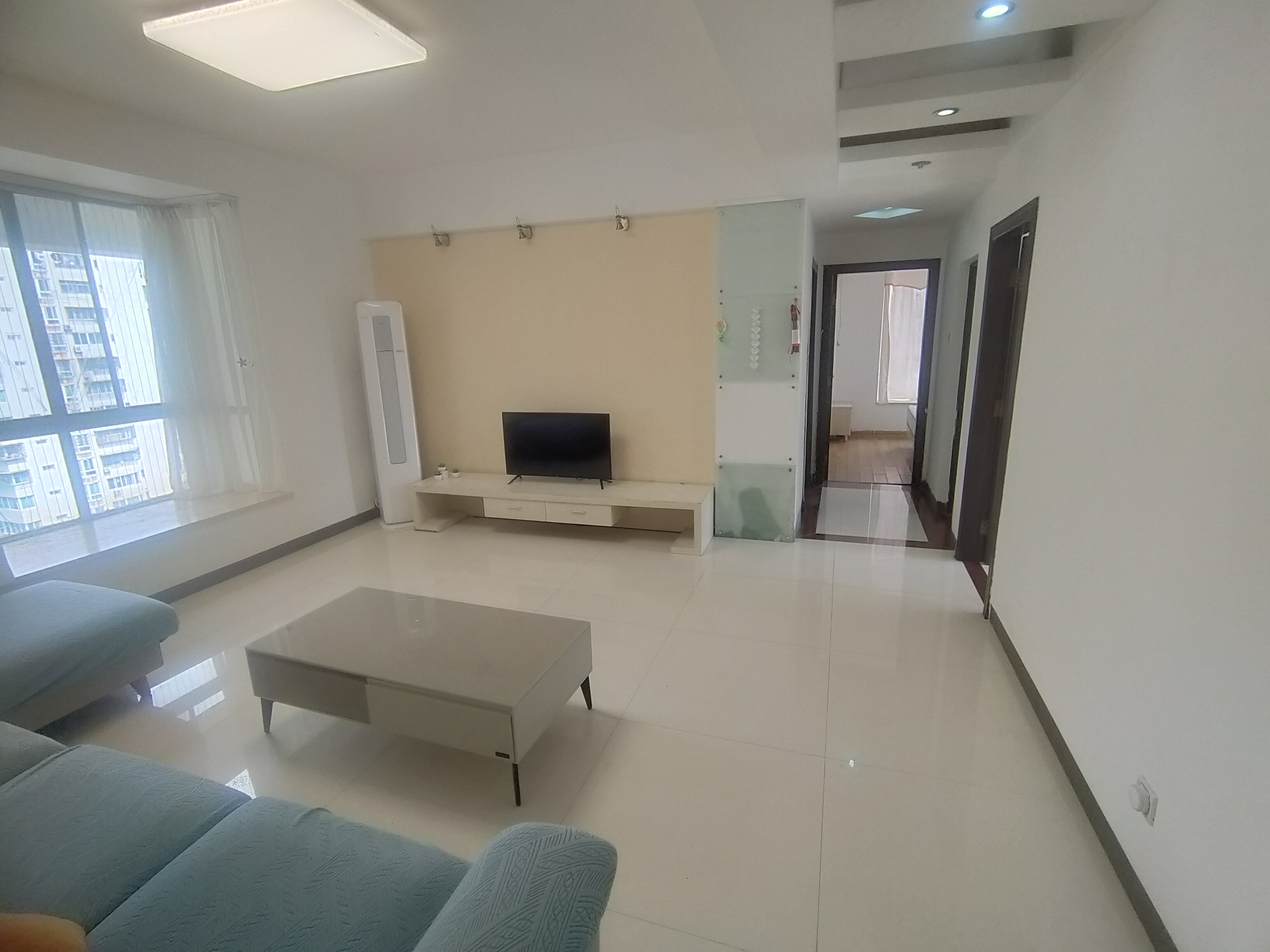 金山广场  3室2厅2卫    2800.0元/月室内图