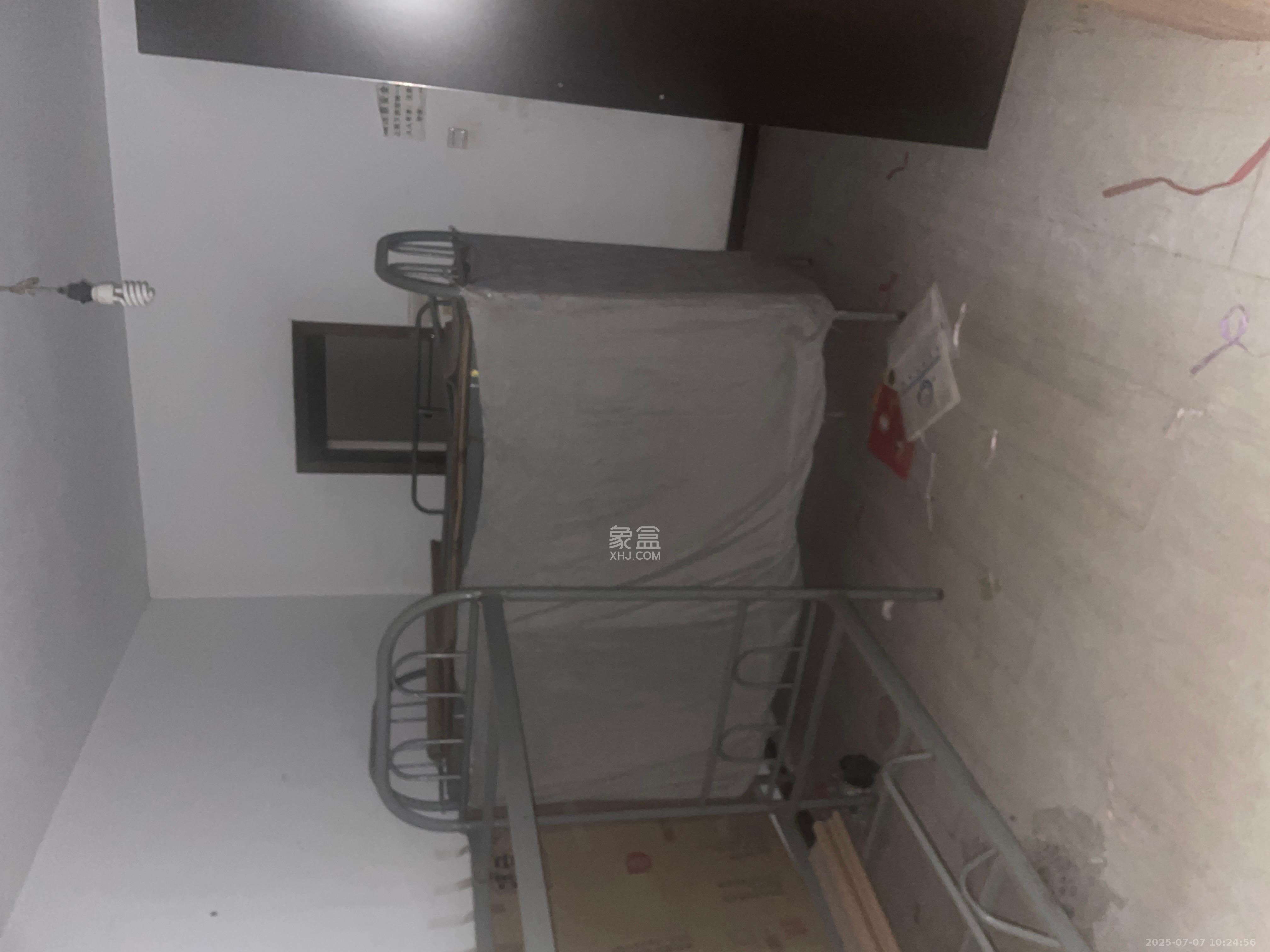 金泉公寓  5室2厅2卫    2300.0元/月室内图