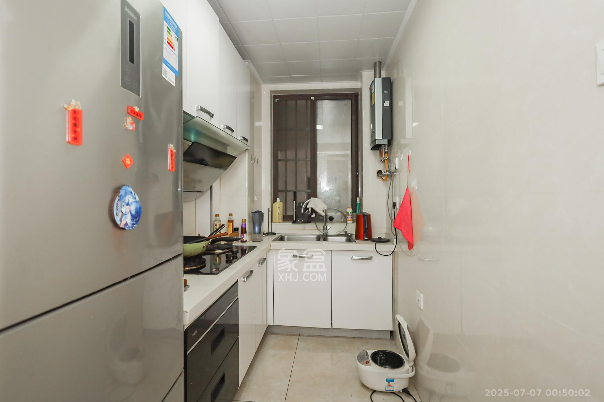 绿地中央广场 3室2厅1卫 116.00万 绿地中央广场 3室2厅1卫 116.00万厨房