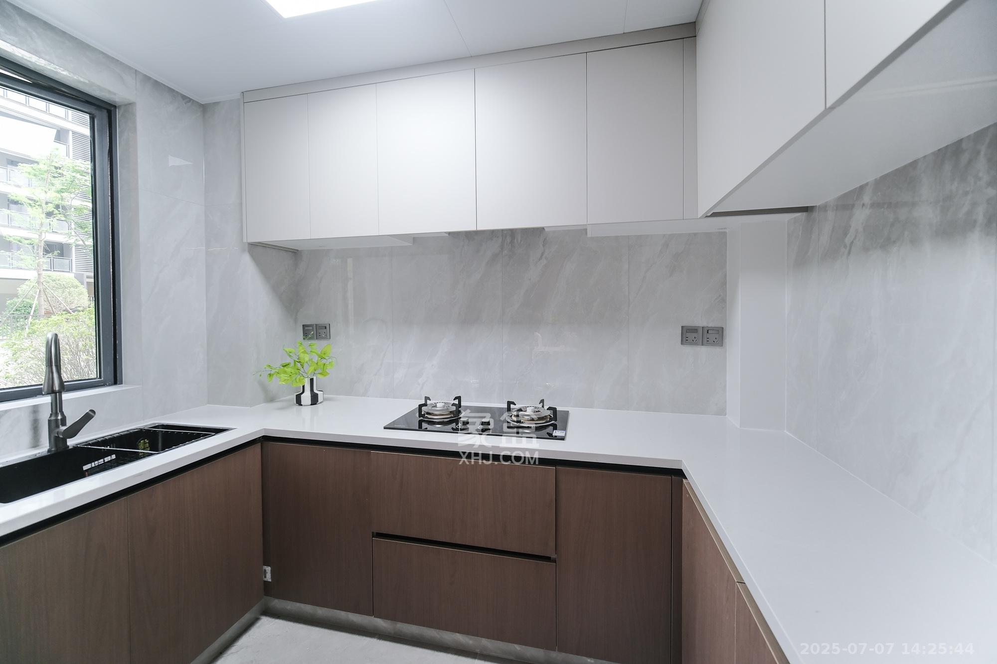 佳俊万家府 4室2厅2卫 102.8万 佳俊万家府 4室2厅2卫 102.8万厨房