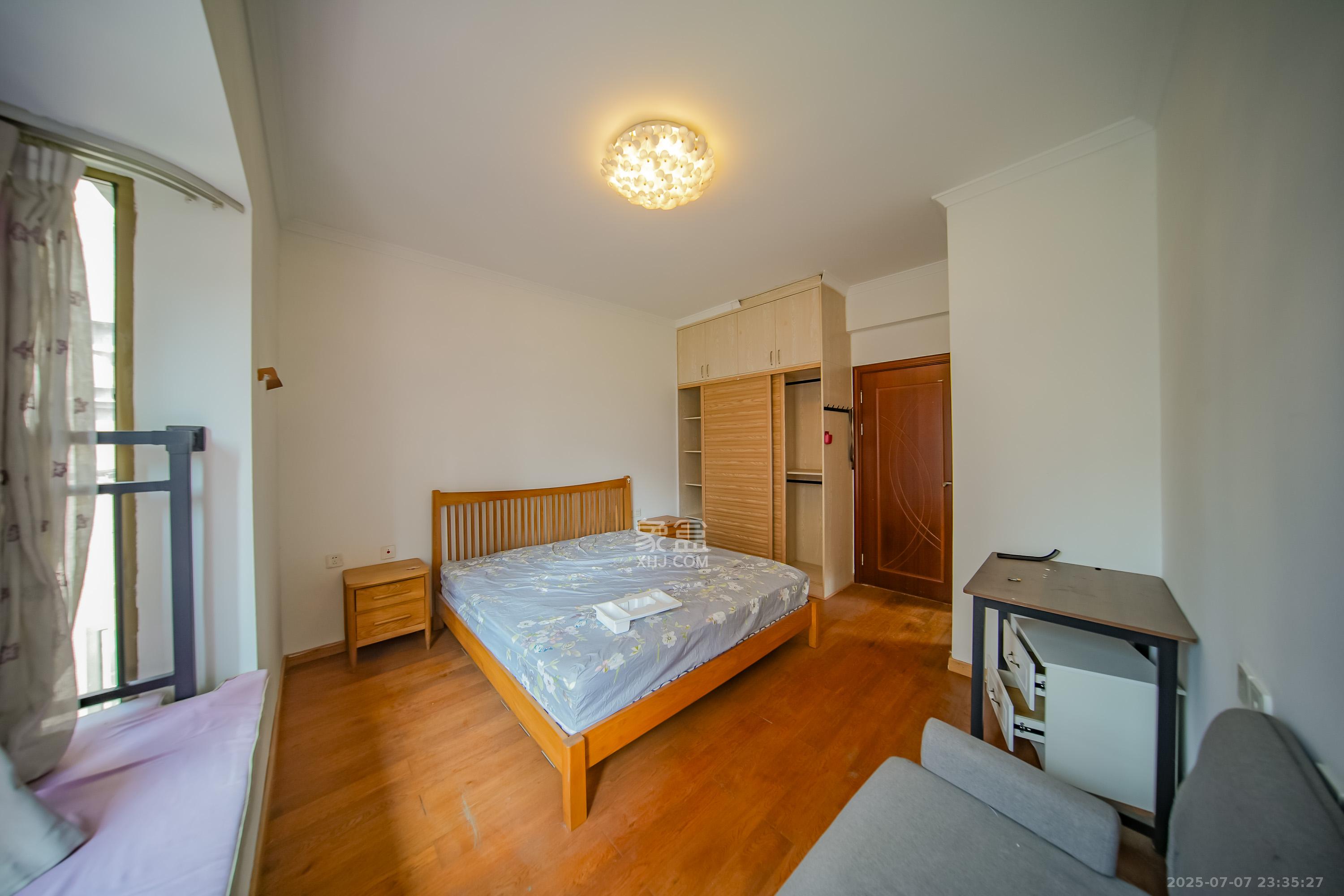 江山帝景哈佛 4室2厅2卫 124.0万 江山帝景哈佛 4室2厅2卫 124.0万卧室