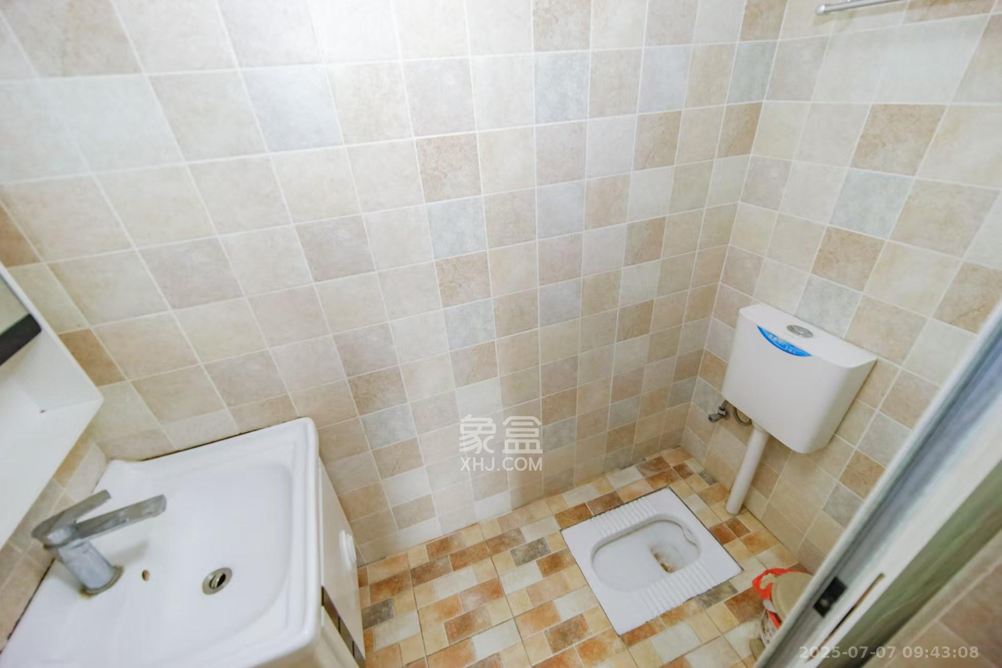南城印象  3室2厅2卫   2200.00元/月室内图