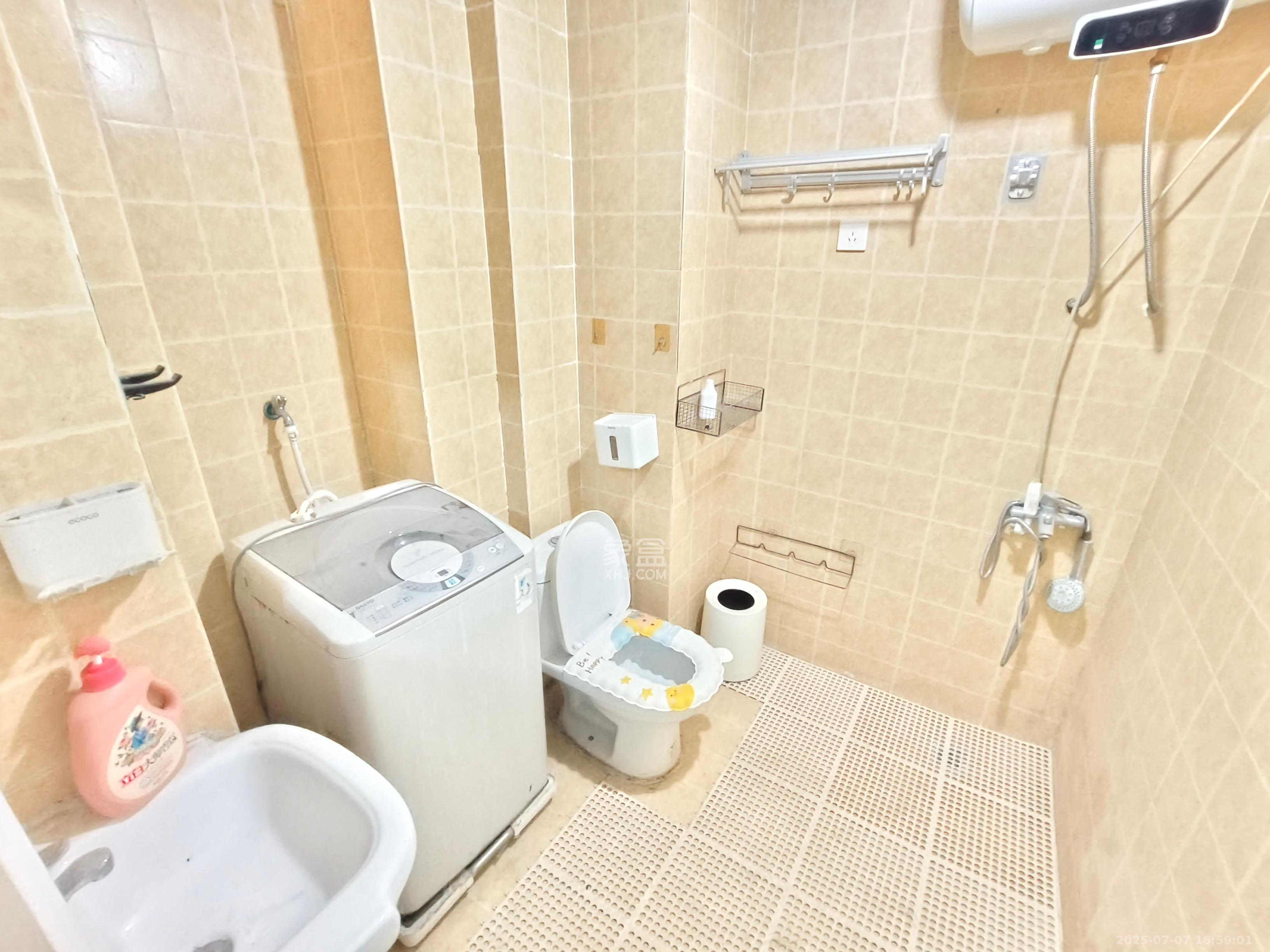江岸丽都（江与城）  1室1厅1卫   2400.00元/月室内图