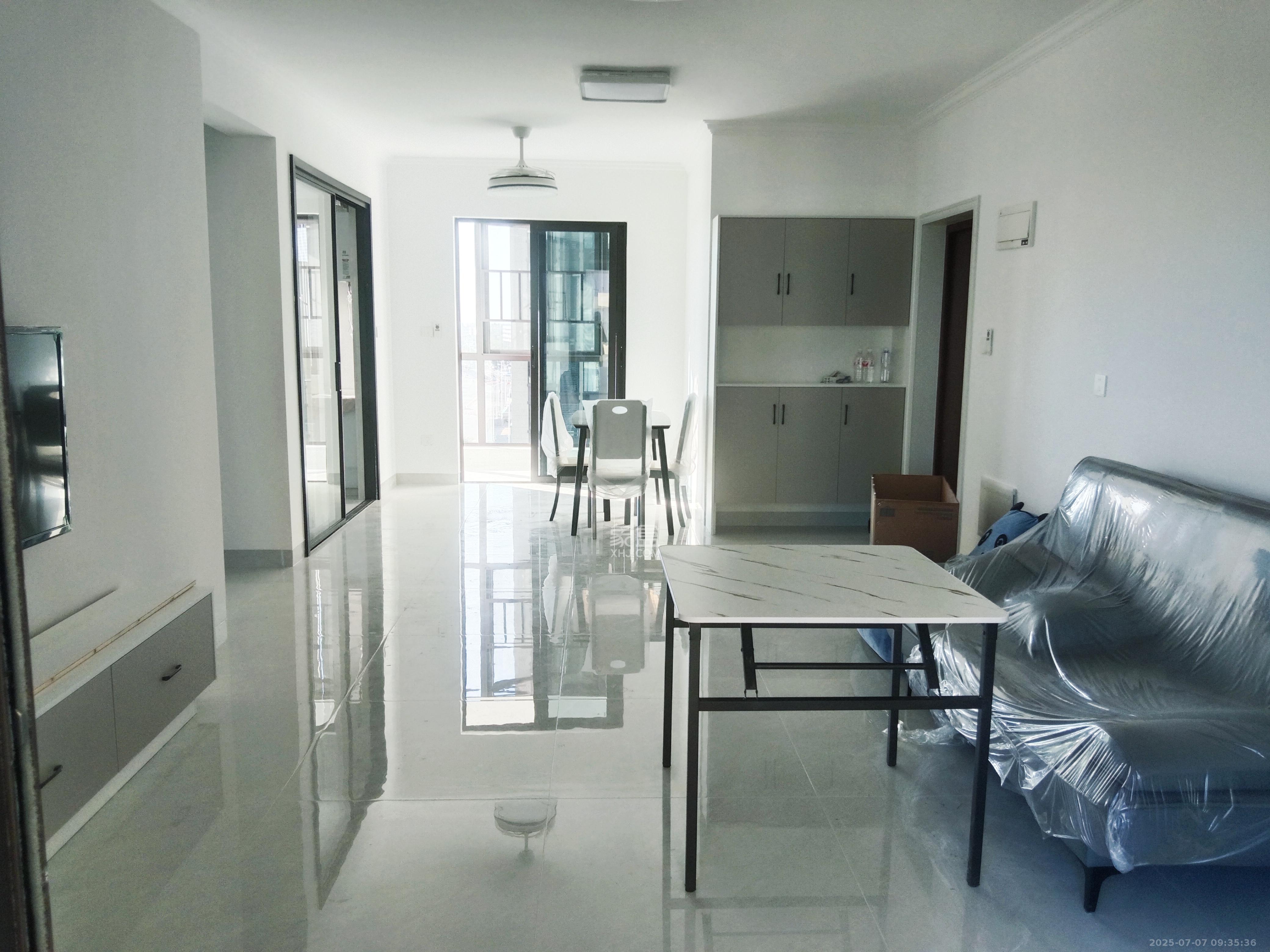 湾田望江府  3室2厅2卫    2200.0元/月 湾田望江府  3室2厅2卫    2200.0元/月室内图1