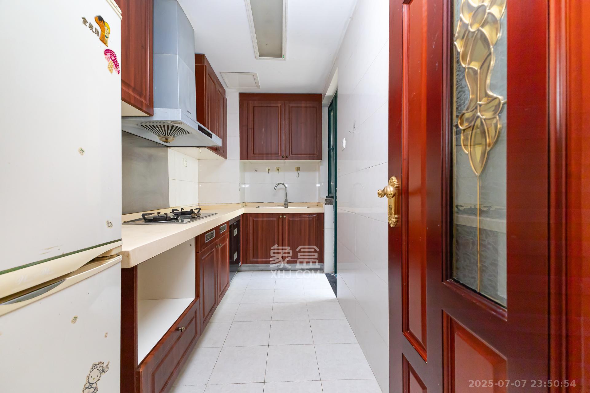 恒大名都 3室2厅2卫 72.0万 恒大名都 3室2厅2卫 72.0万厨房