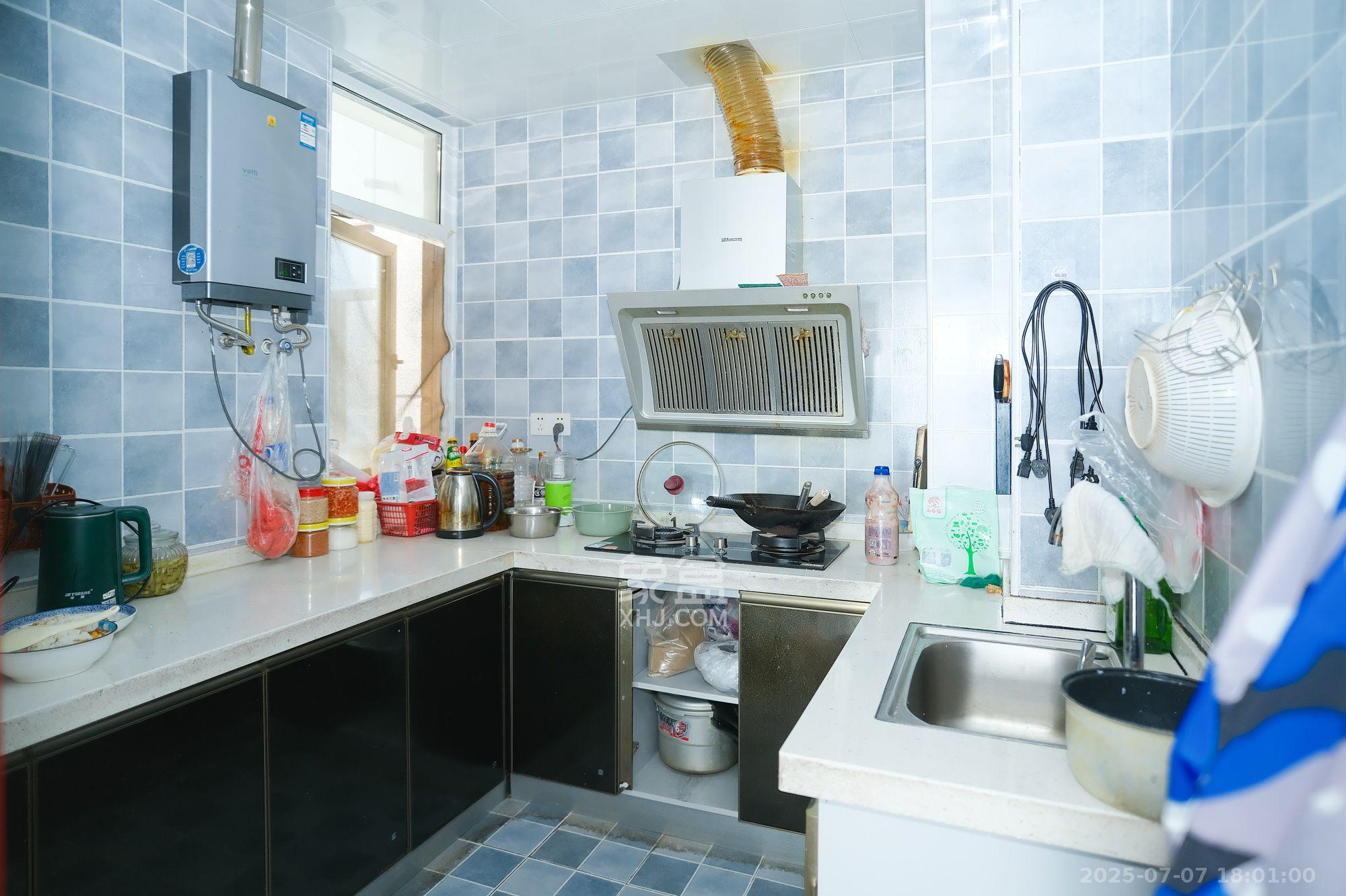 和悦城(蟠龙景苑) 3室2厅1卫 1600.0元/月 和悦城(蟠龙景苑) 3室2厅1卫 1600.0元/月室内图