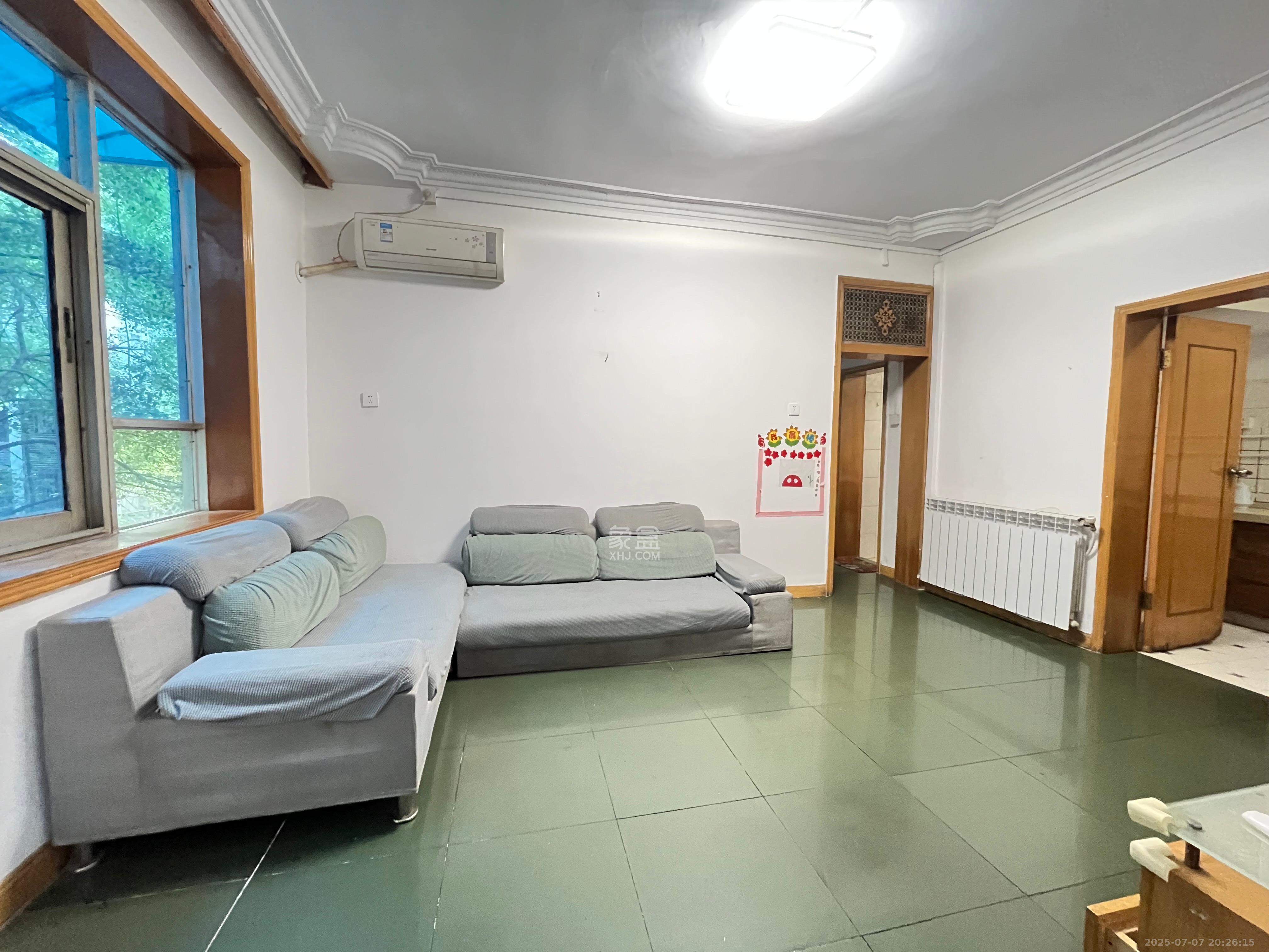 市直属机关宿舍 3室2厅1卫 1800.0元/月 市直属机关宿舍 3室2厅1卫 1800.0元/月室内图