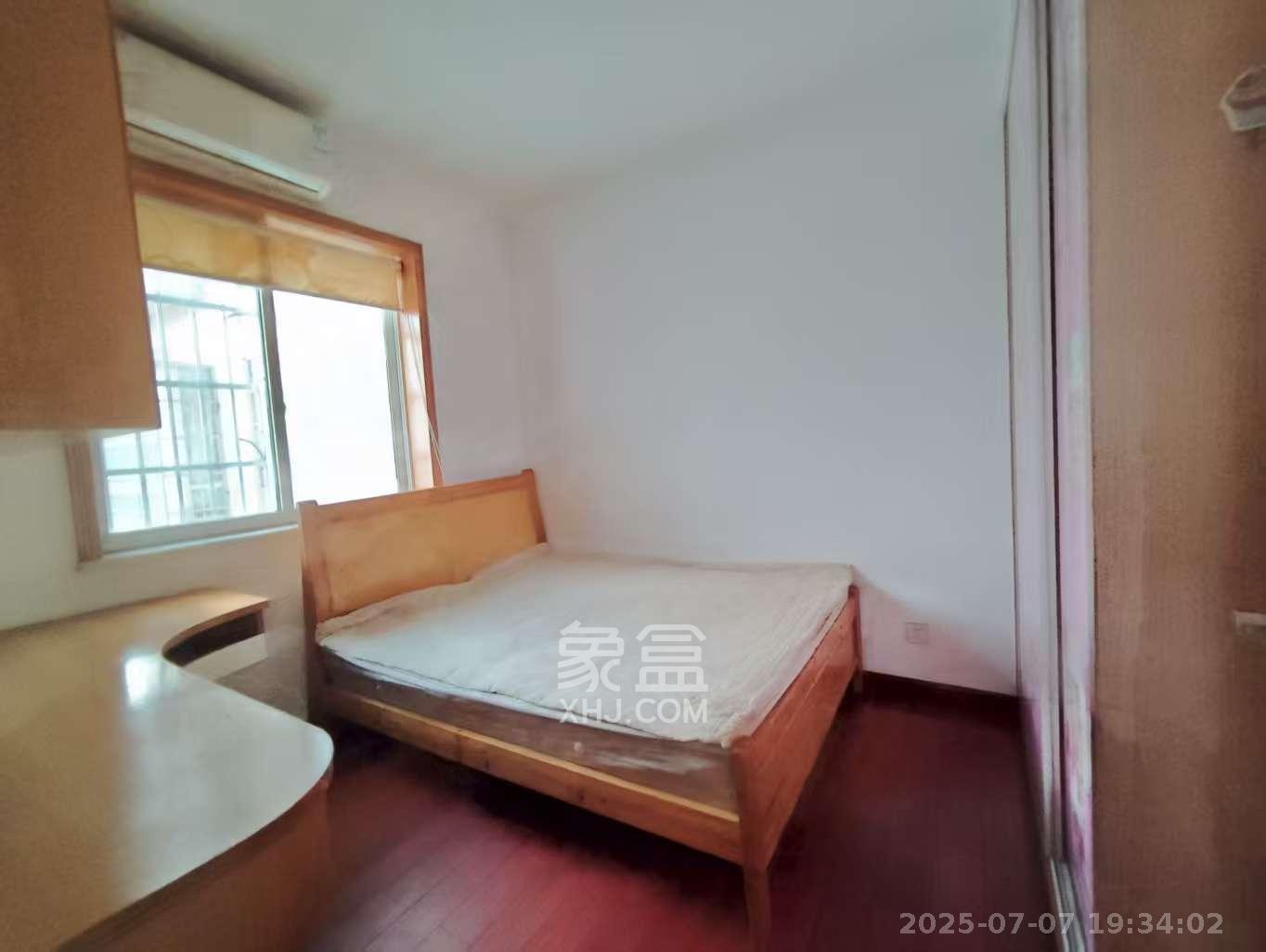 圣力华苑 3室2厅1卫 1800.0元/月 圣力华苑 3室2厅1卫 1800.0元/月室内图