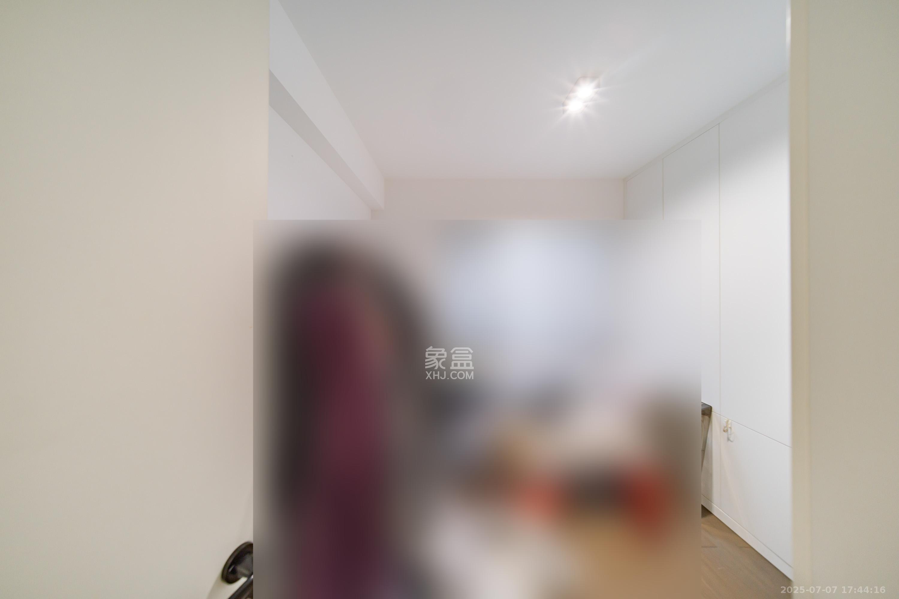 中海阅麓山一期  4室2厅2卫    260.0万卧室