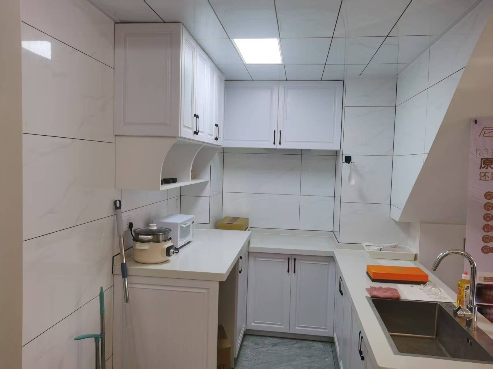 珈宝广场  2室1厅1卫    2100.0元/月 珈宝广场  2室1厅1卫    2100.0元/月室内图