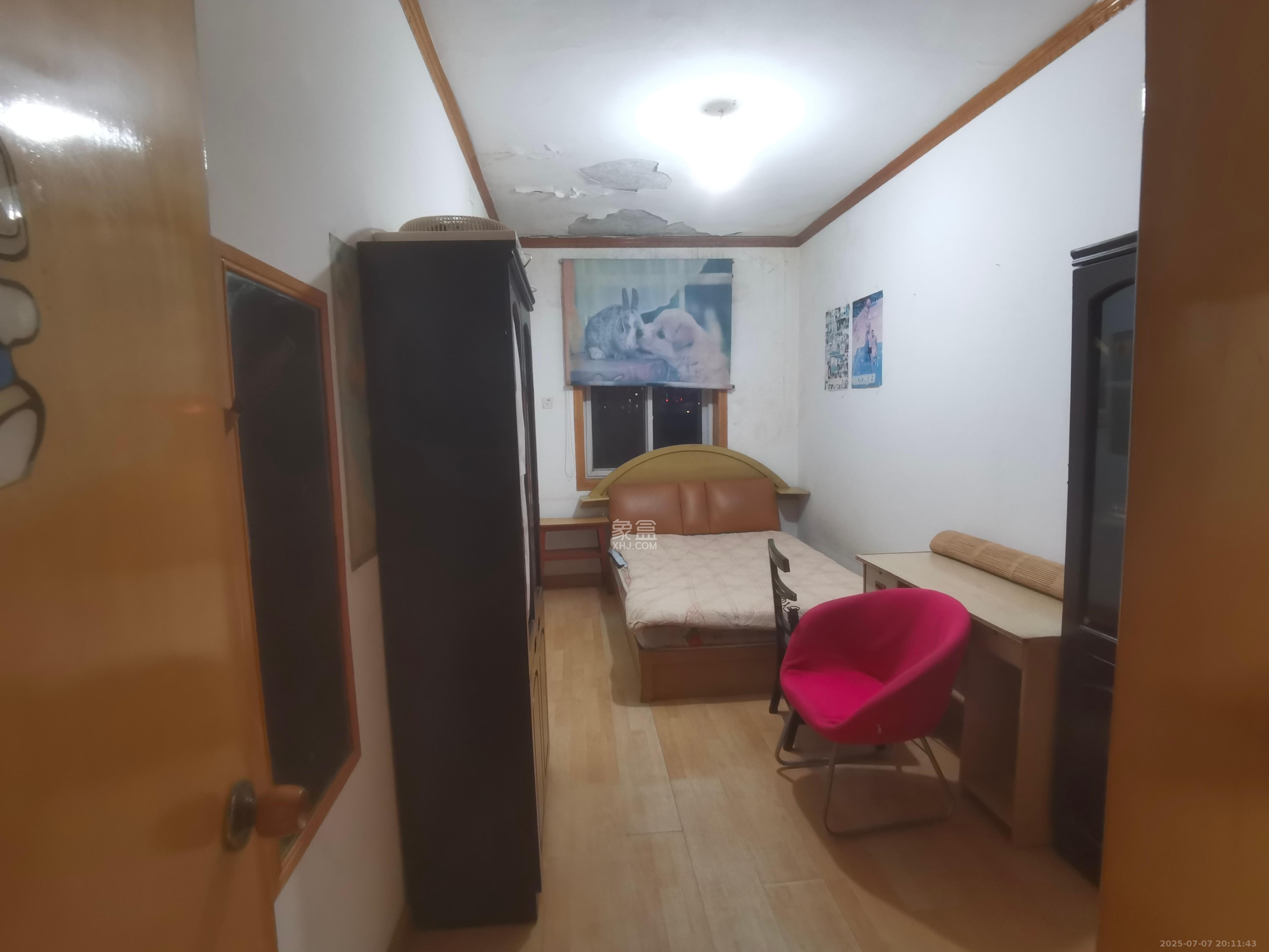 十五中单位宿舍 3室2厅1卫 1600.0元/月 十五中单位宿舍 3室2厅1卫 1600.0元/月室内图