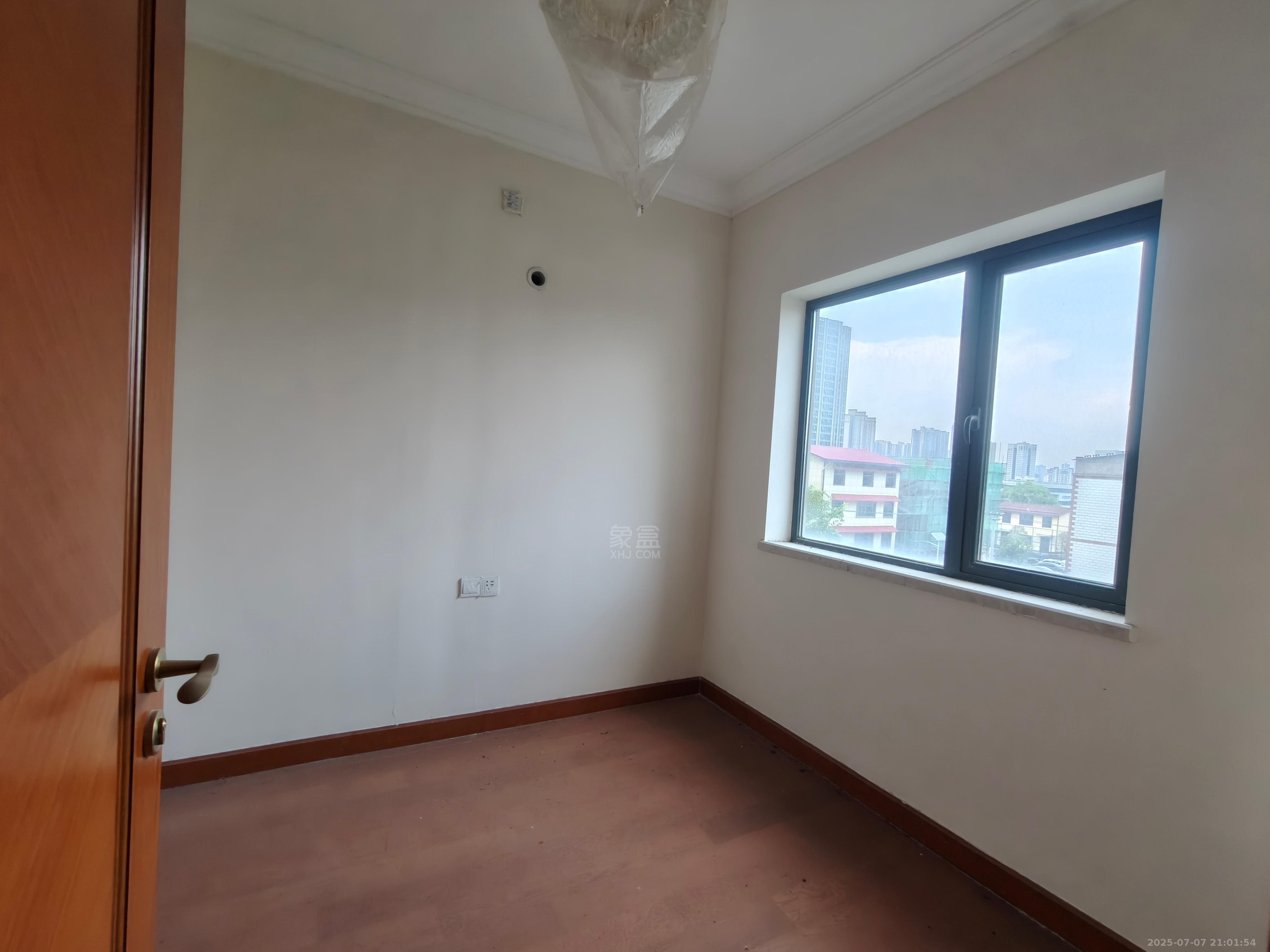 恒大华府 3室2厅2卫 1800.0元/月 恒大华府 3室2厅2卫 1800.0元/月室内图