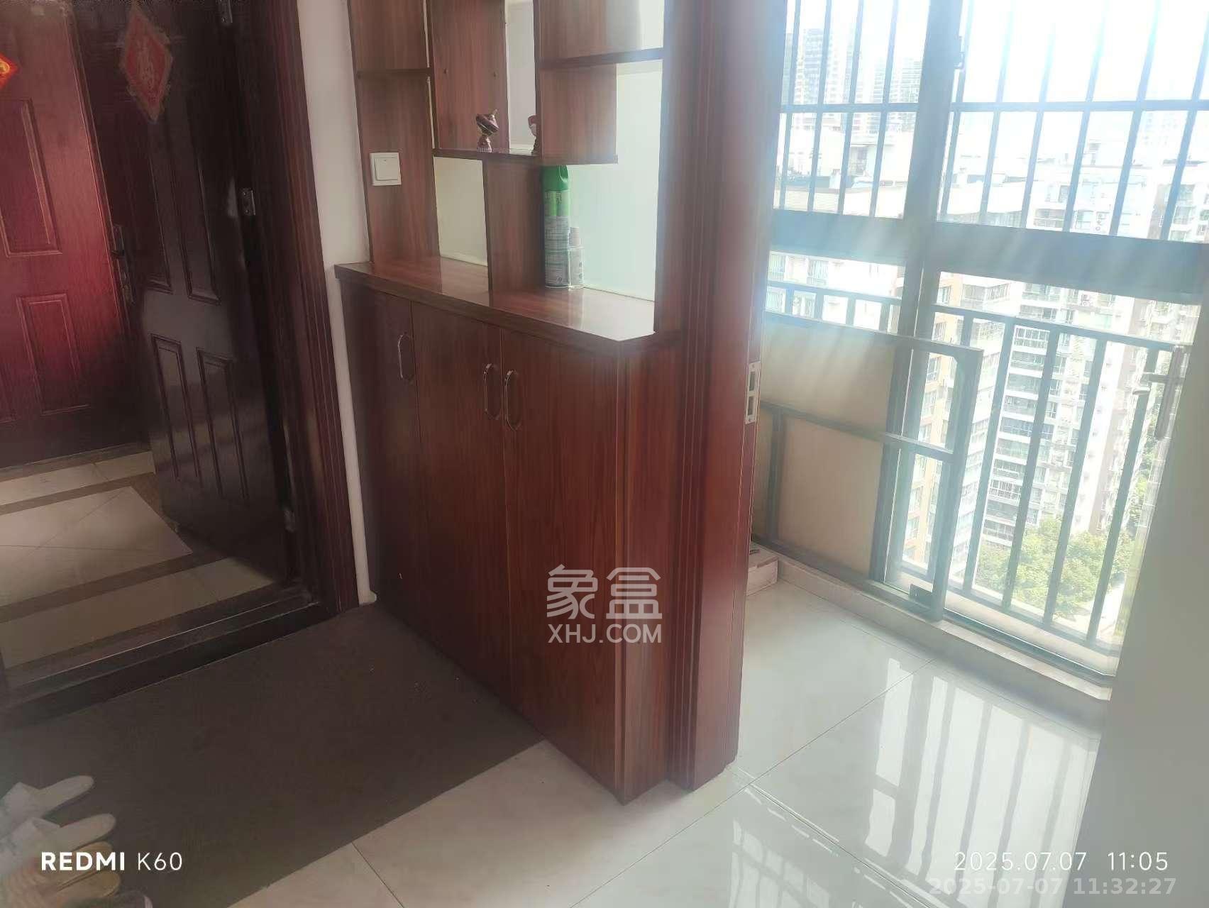 钱隆樽品(一、二、三期) 3室2厅1卫 3500.0元/月 钱隆樽品(一、二、三期) 3室2厅1卫 3500.0元/月室内图