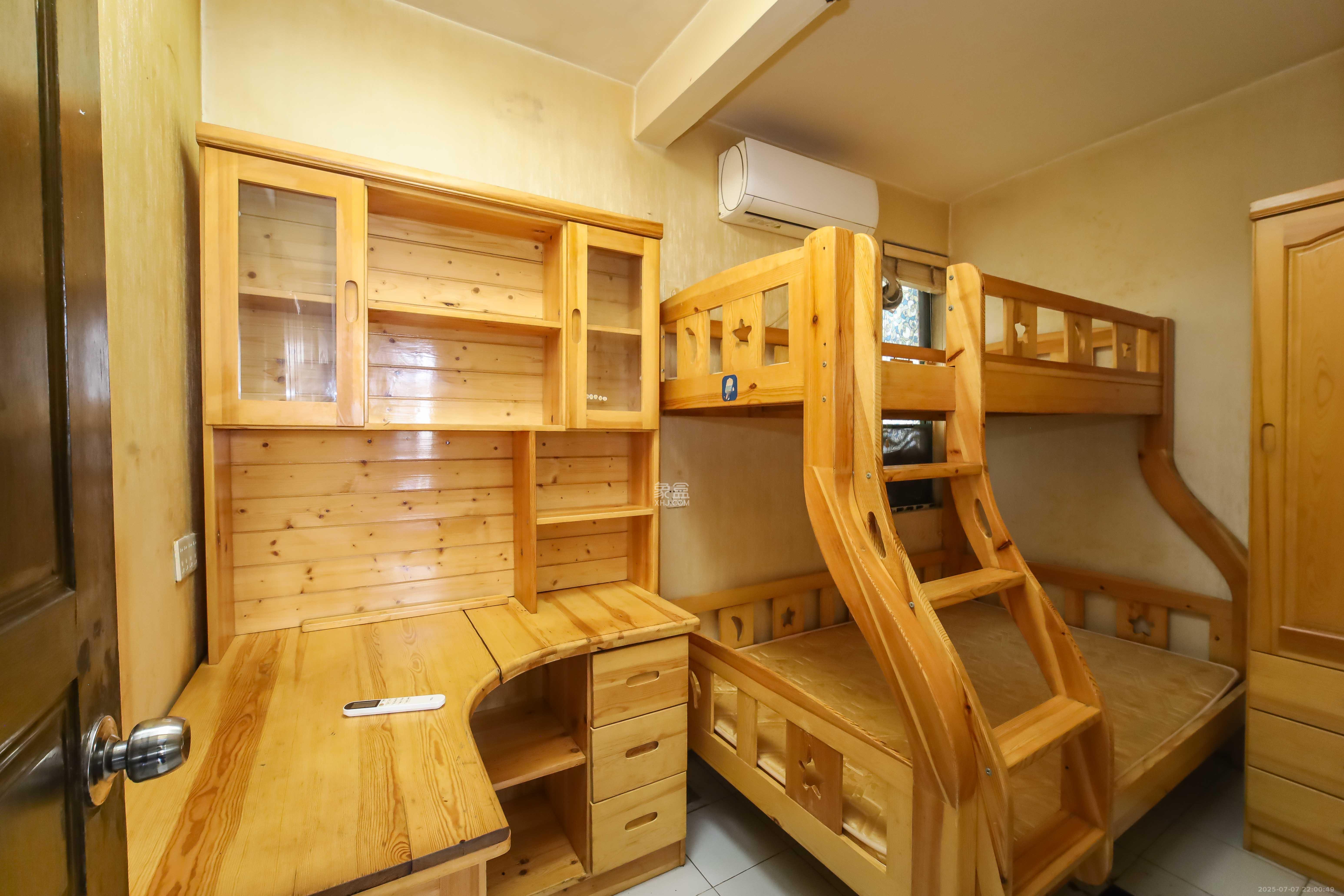 东方新城  2室1厅1卫   58.00万卧室
