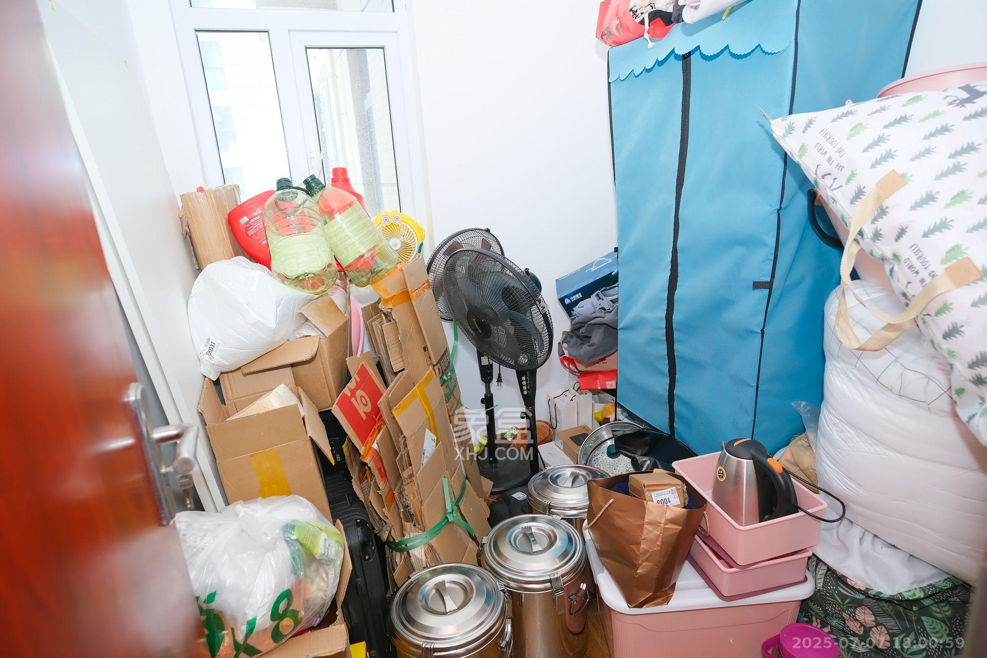 和悦城(蟠龙景苑) 3室2厅1卫 1600.0元/月 和悦城(蟠龙景苑) 3室2厅1卫 1600.0元/月室内图