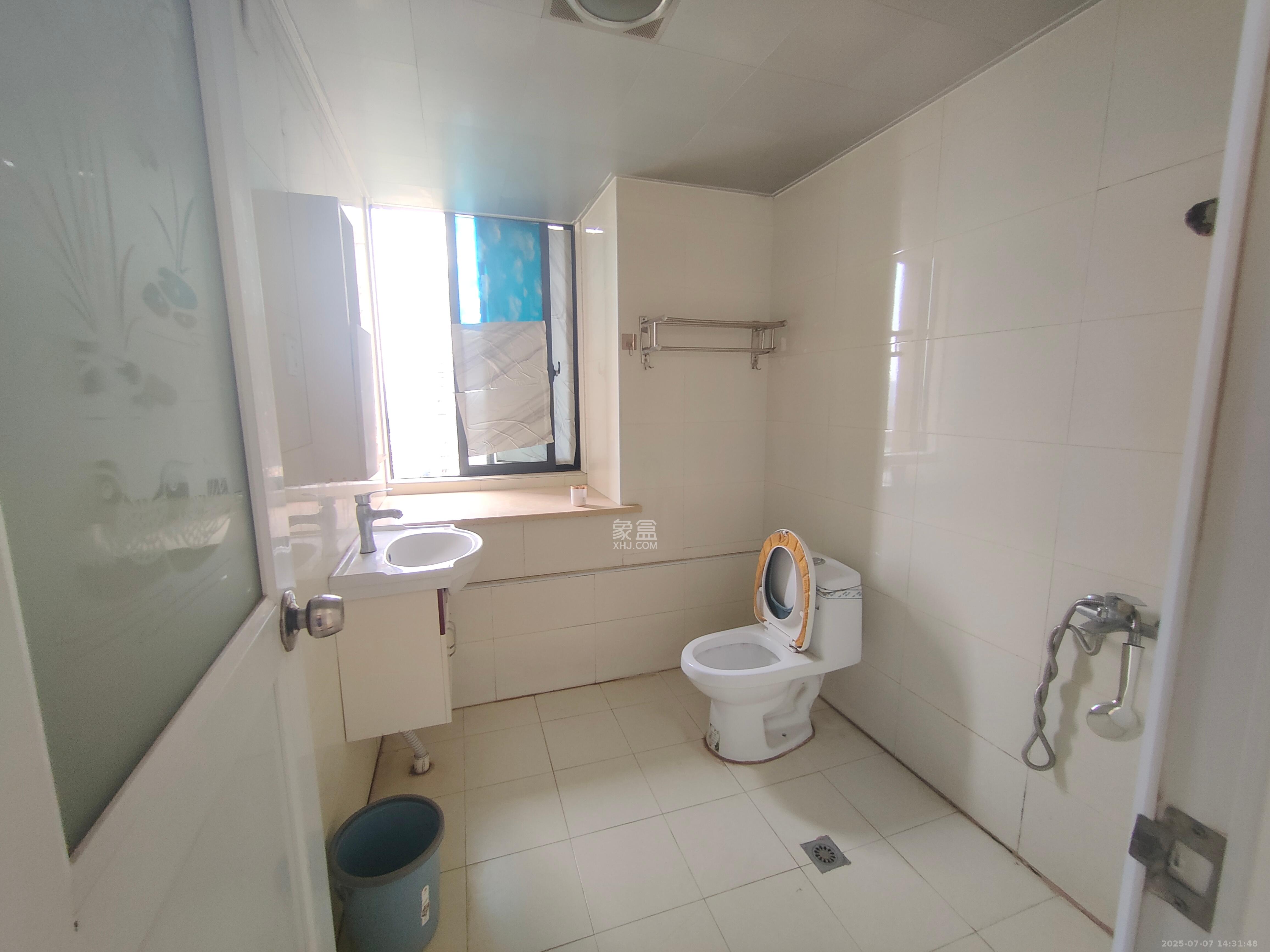 优山美地  3室2厅2卫   2600.00元/月室内图
