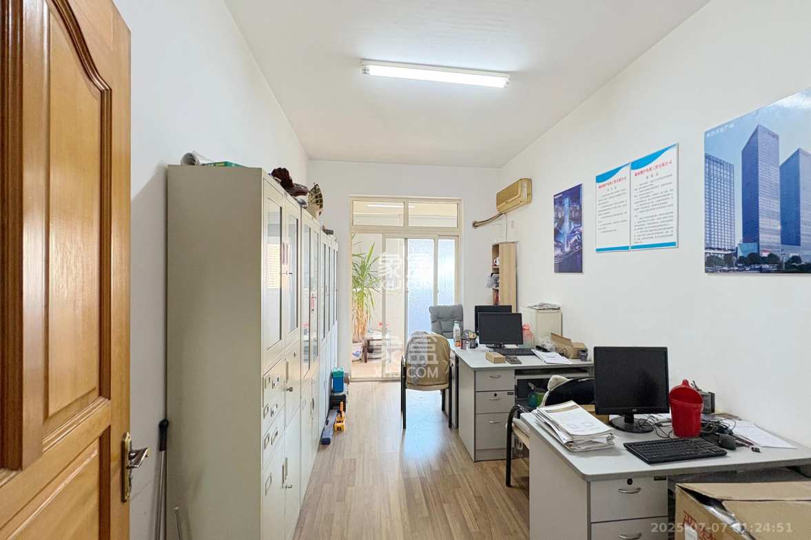 定王府  5室2厅2卫    155.0万 定王府  5室2厅2卫    155.0万其他