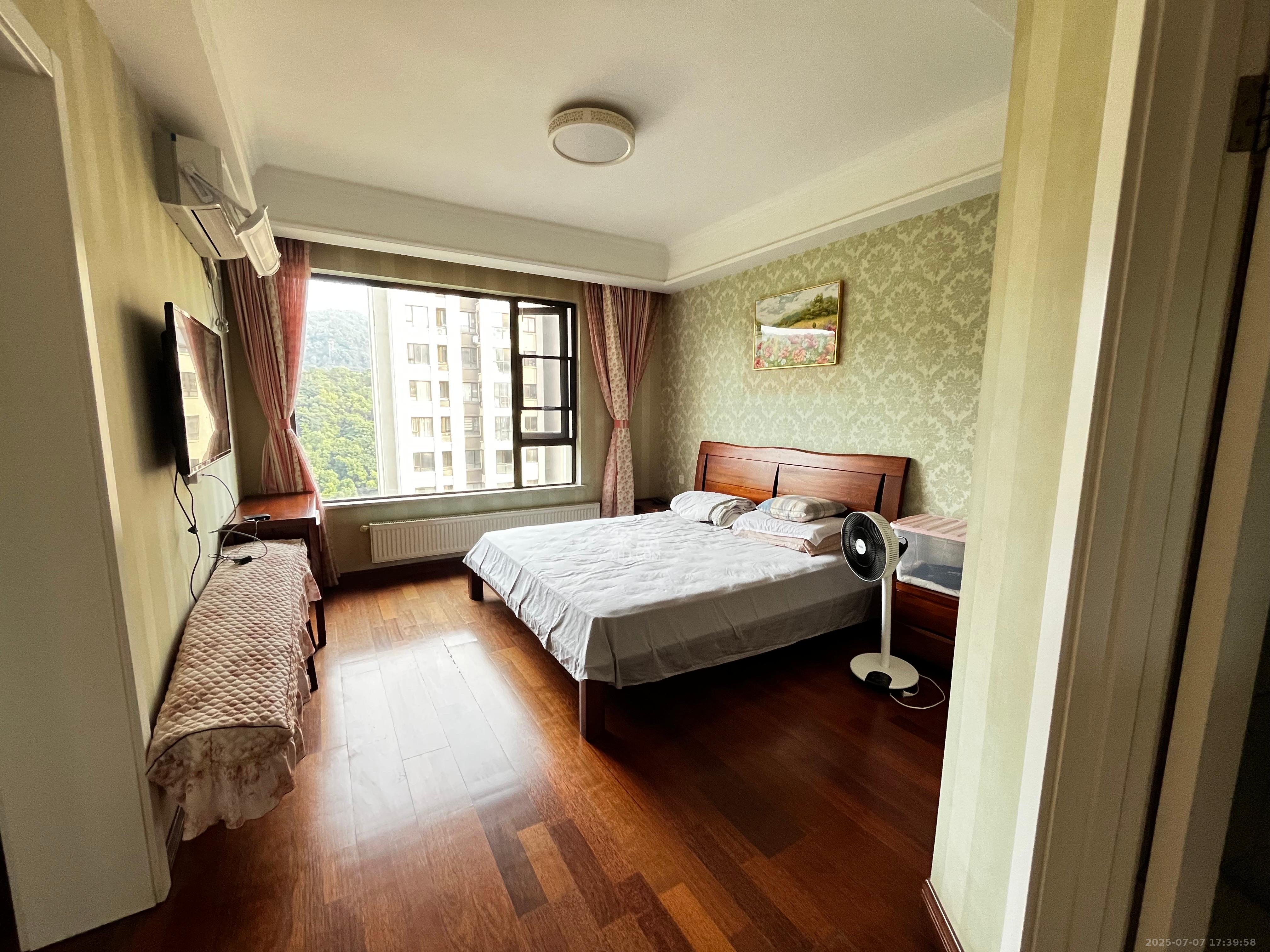 金茂梅溪湖  4室2厅2卫    4000.0元/月室内图