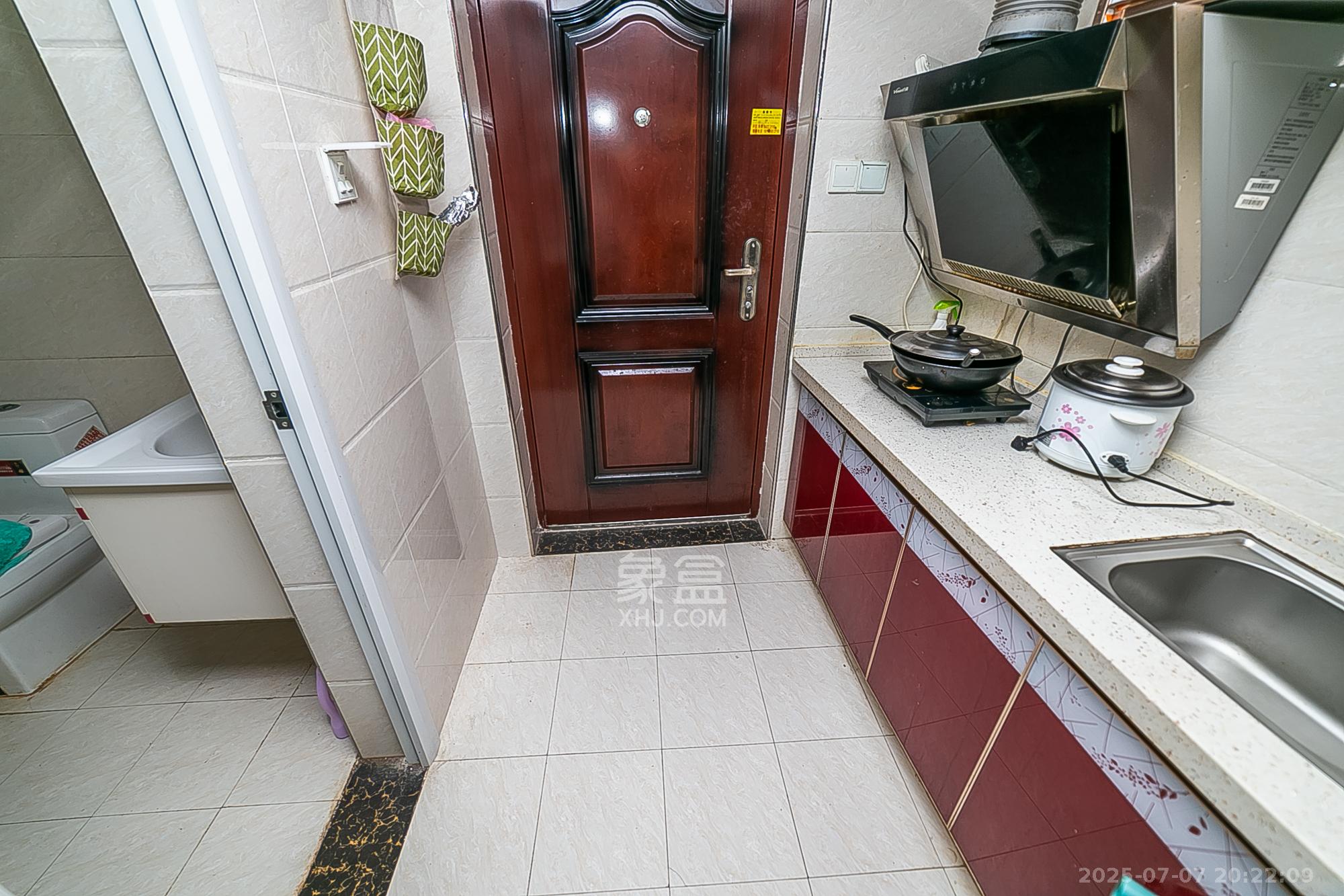 钱隆樽品(一、二、三期)  1室1厅1卫    39.8万其他