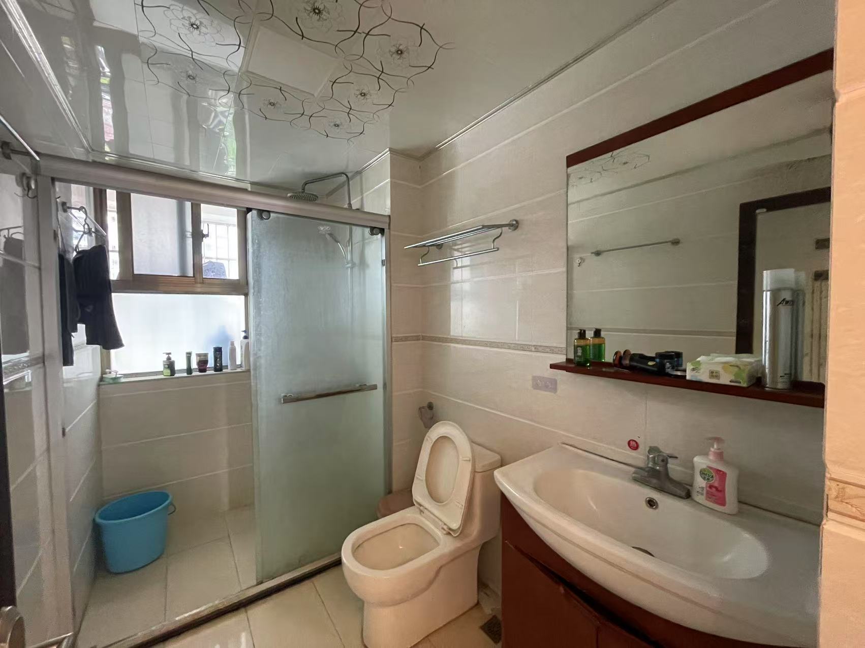 现代花园三期 4室2厅2卫 197.0万 现代花园三期 4室2厅2卫 197.0万室内图