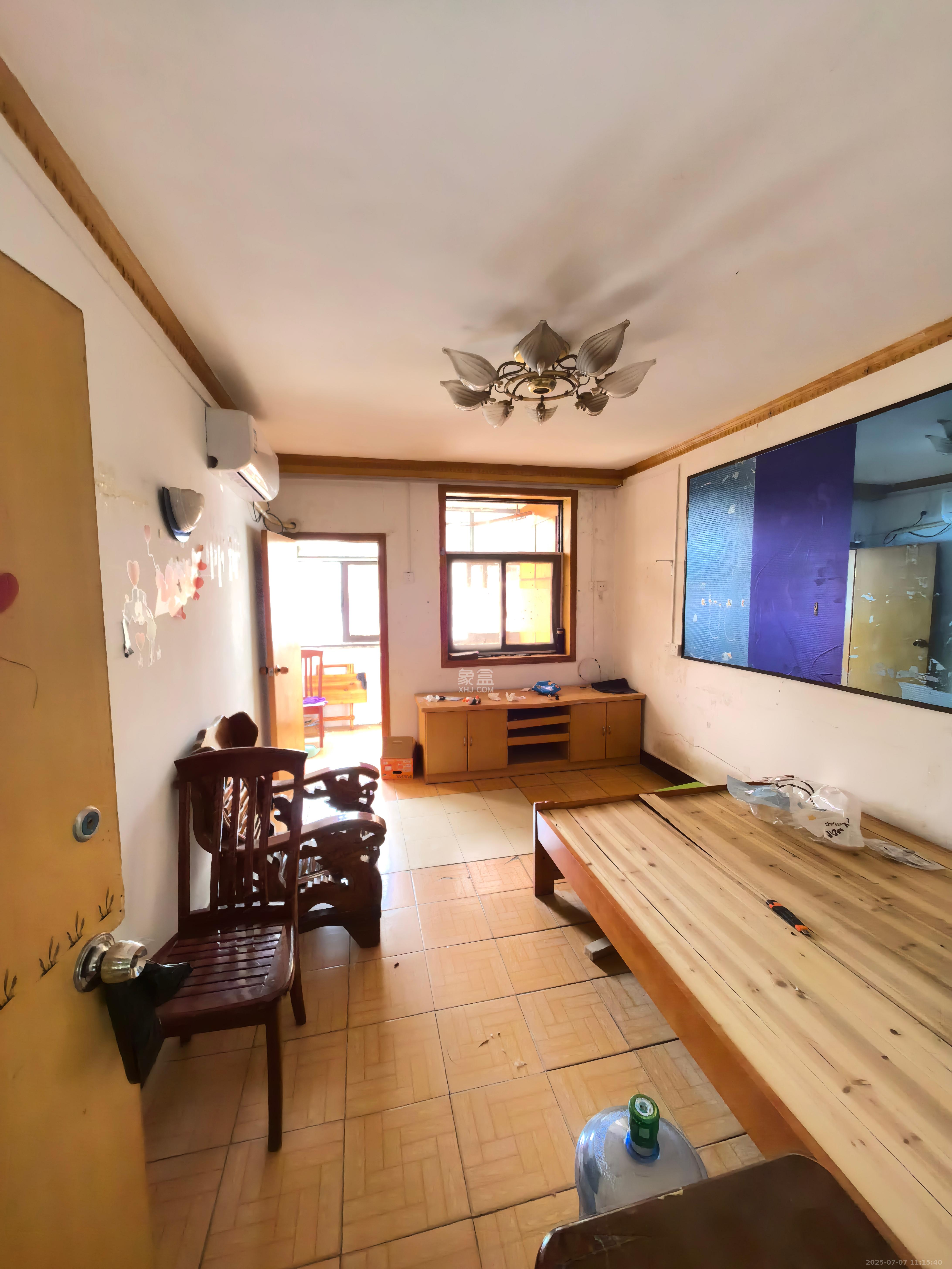 春风小区  4室1厅1卫   1300.00元/月室内图