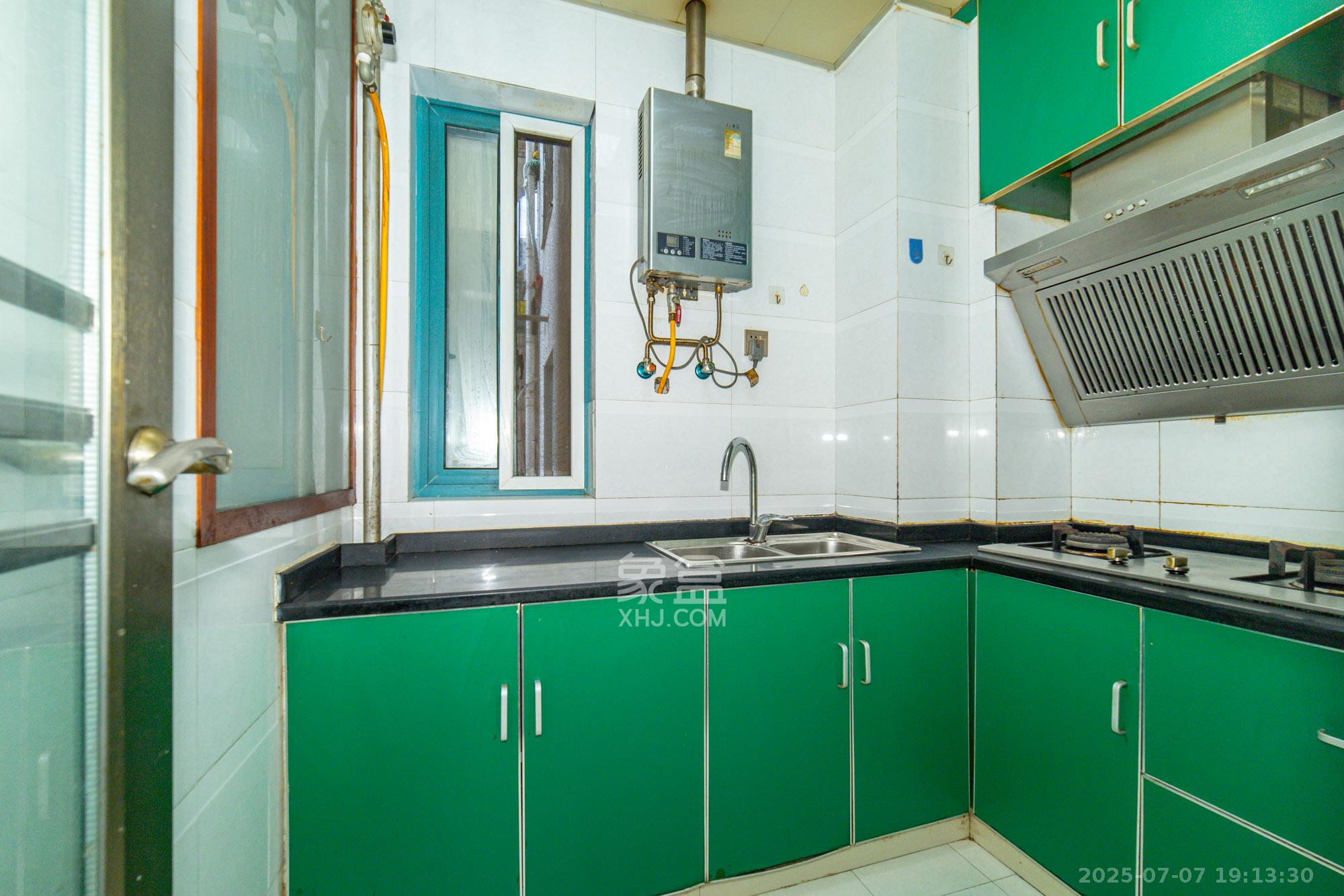 蝴蝶谷 1室1厅1卫 28.0万 蝴蝶谷 1室1厅1卫 28.0万厨房