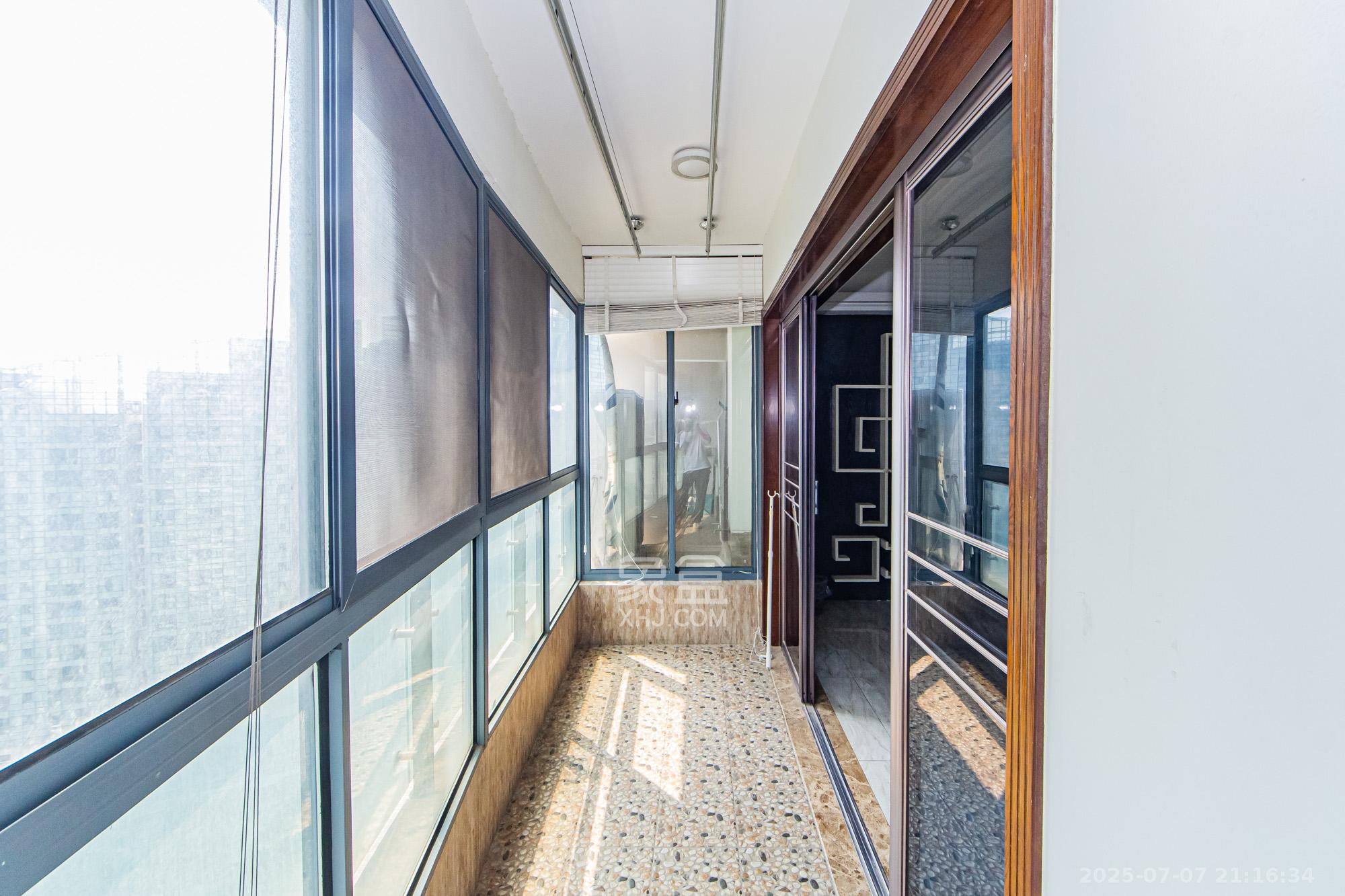 北辰三角洲D3区  1室2厅2卫    230.0万 北辰三角洲D3区  1室2厅2卫    230.0万阳台