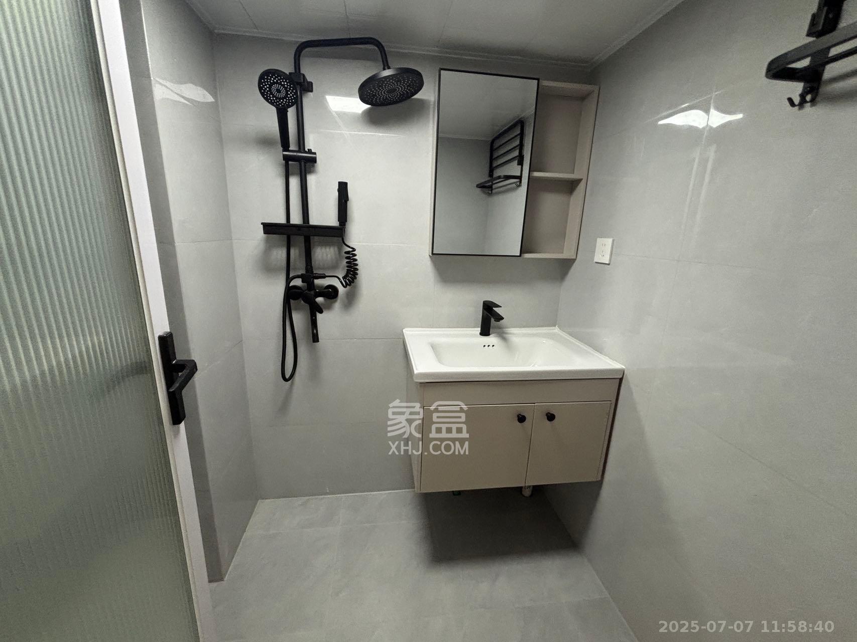 卓越伊景苑 1室0厅0卫 1600.0元/月 卓越伊景苑 1室0厅0卫 1600.0元/月室内图