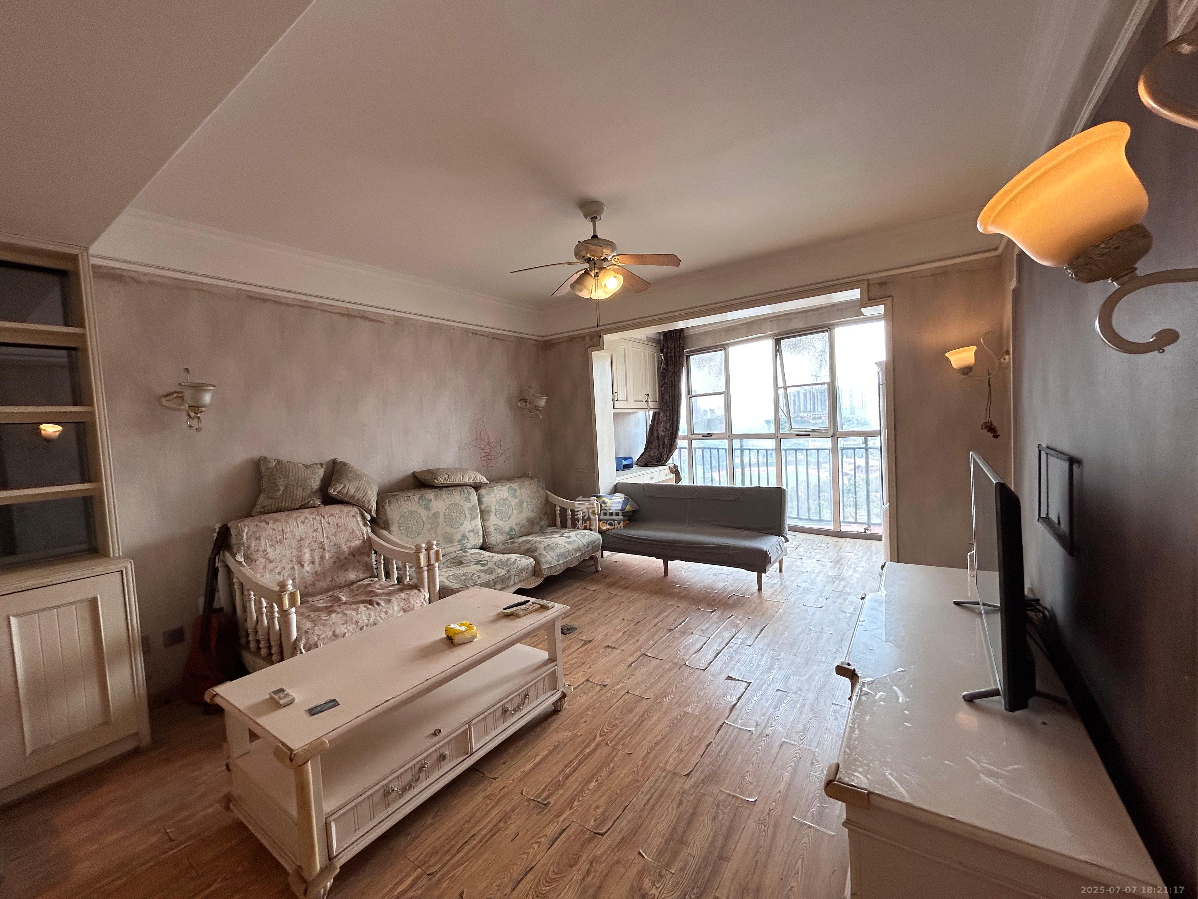 红树湾 2室2厅1卫 1700.0元/月 红树湾 2室2厅1卫 1700.0元/月室内图