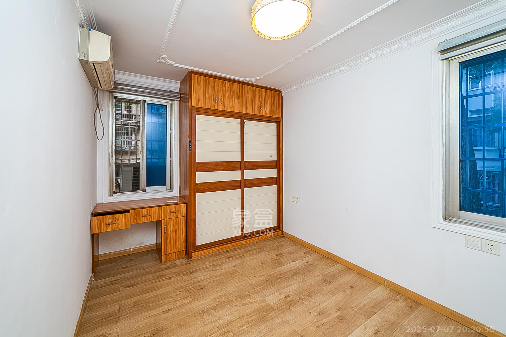 广厦新村 3室2厅1卫 64.2万 广厦新村 3室2厅1卫 64.2万卧室