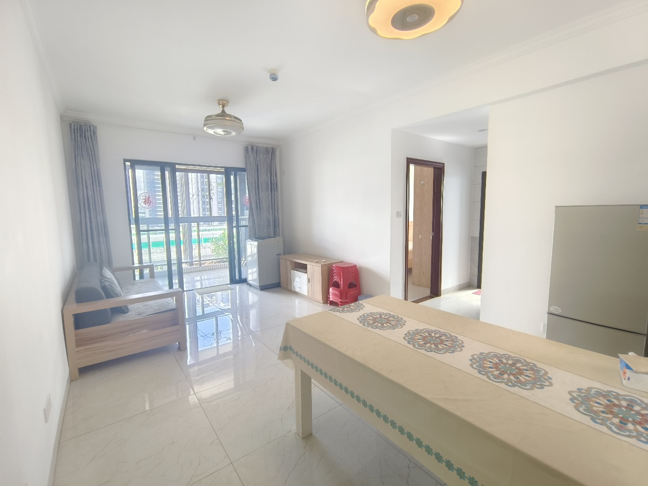 芒果社 2室2厅1卫 2500.0元/月 芒果社 2室2厅1卫 2500.0元/月室内图