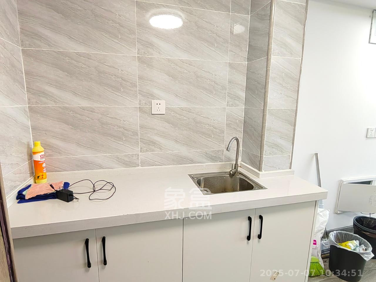 荣盛花语书苑 2室1厅1卫 2500.0元/月 荣盛花语书苑 2室1厅1卫 2500.0元/月室内图