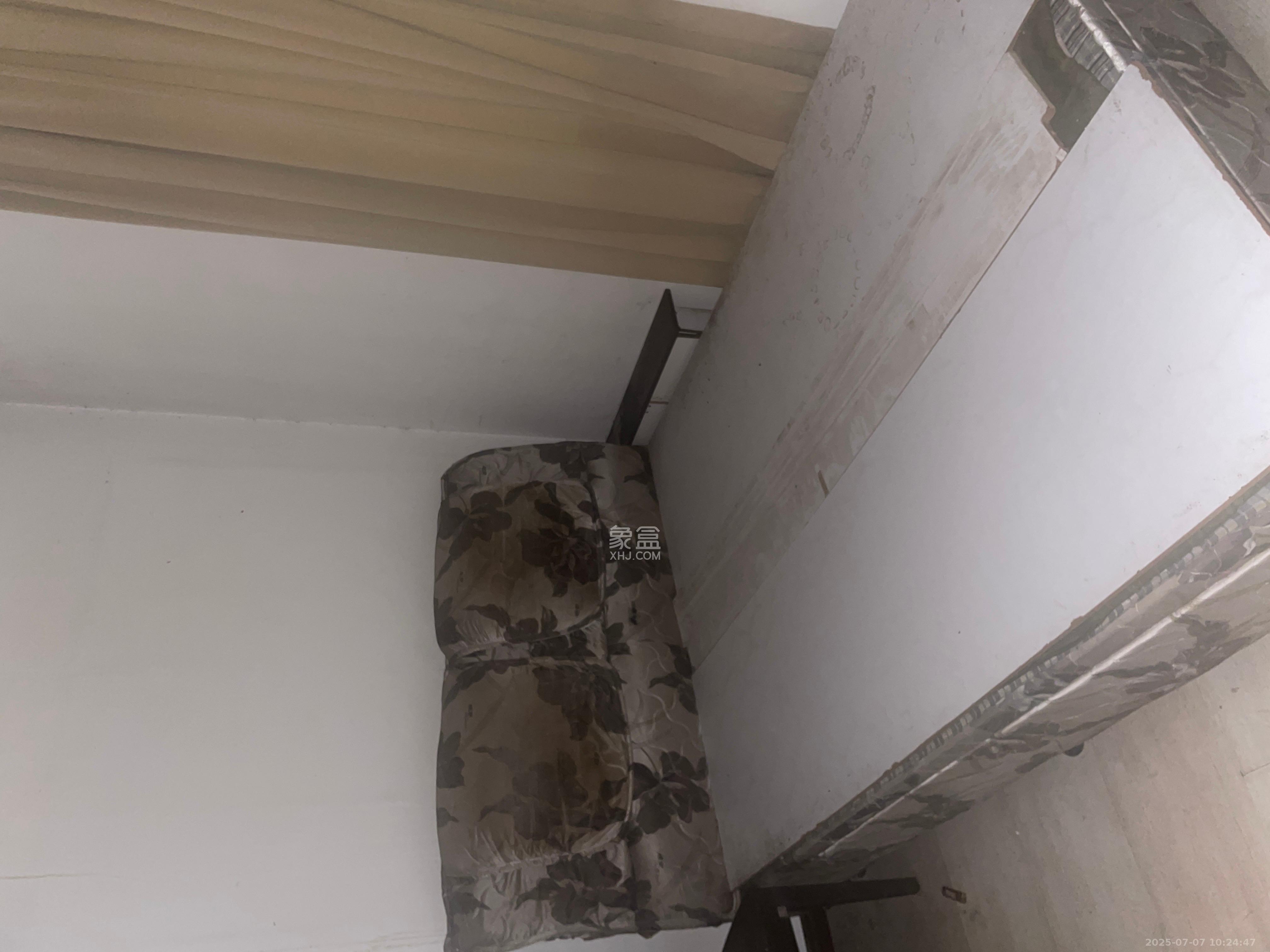 金泉公寓  5室2厅2卫    2300.0元/月室内图