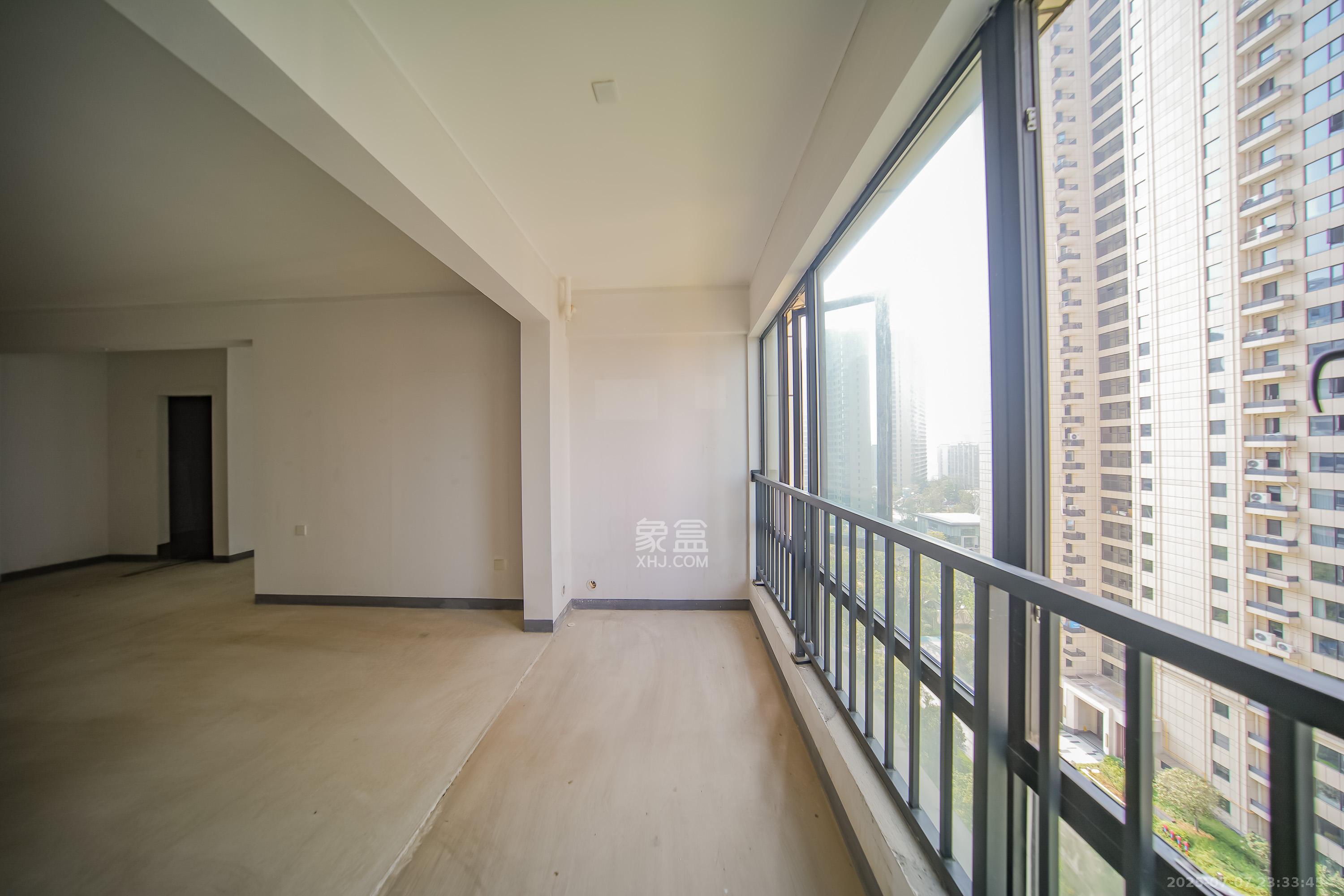 建投象山国际  3室2厅2卫   118.00万阳台