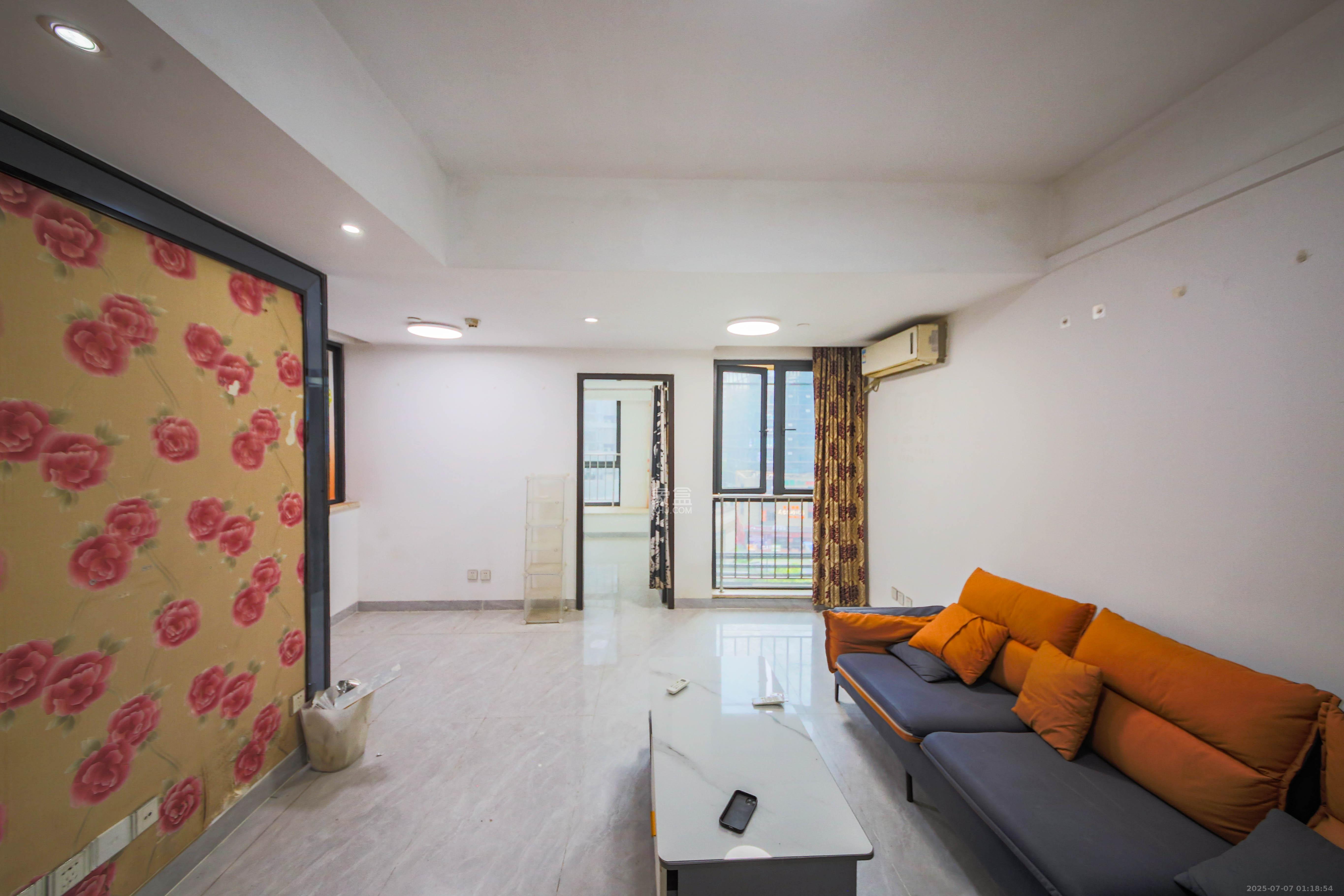 德思勤城市广场（宝格丽公寓）  1室1厅1卫    43.0万客厅