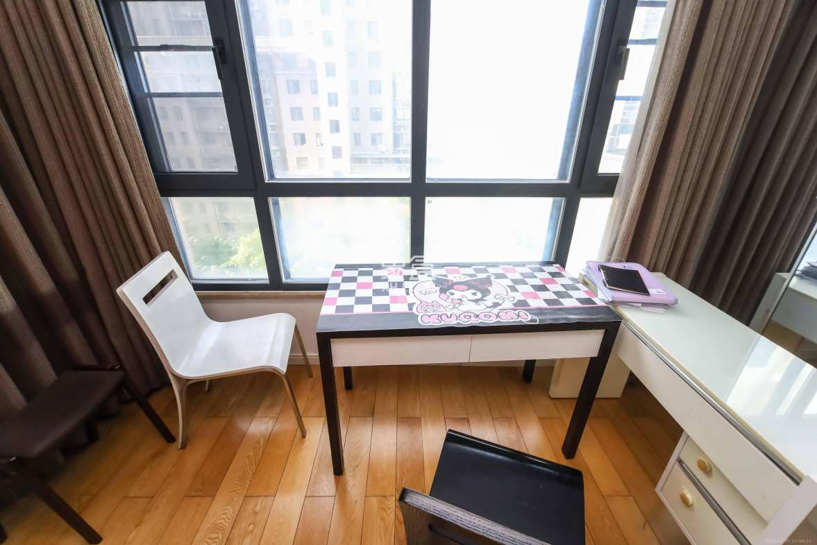 天平公寓(芙蓉区高级人民法院老宿舍)  3室2厅2卫    115.0万 天平公寓(芙蓉区高级人民法院老宿舍)  3室2厅2卫    115.0万阳台