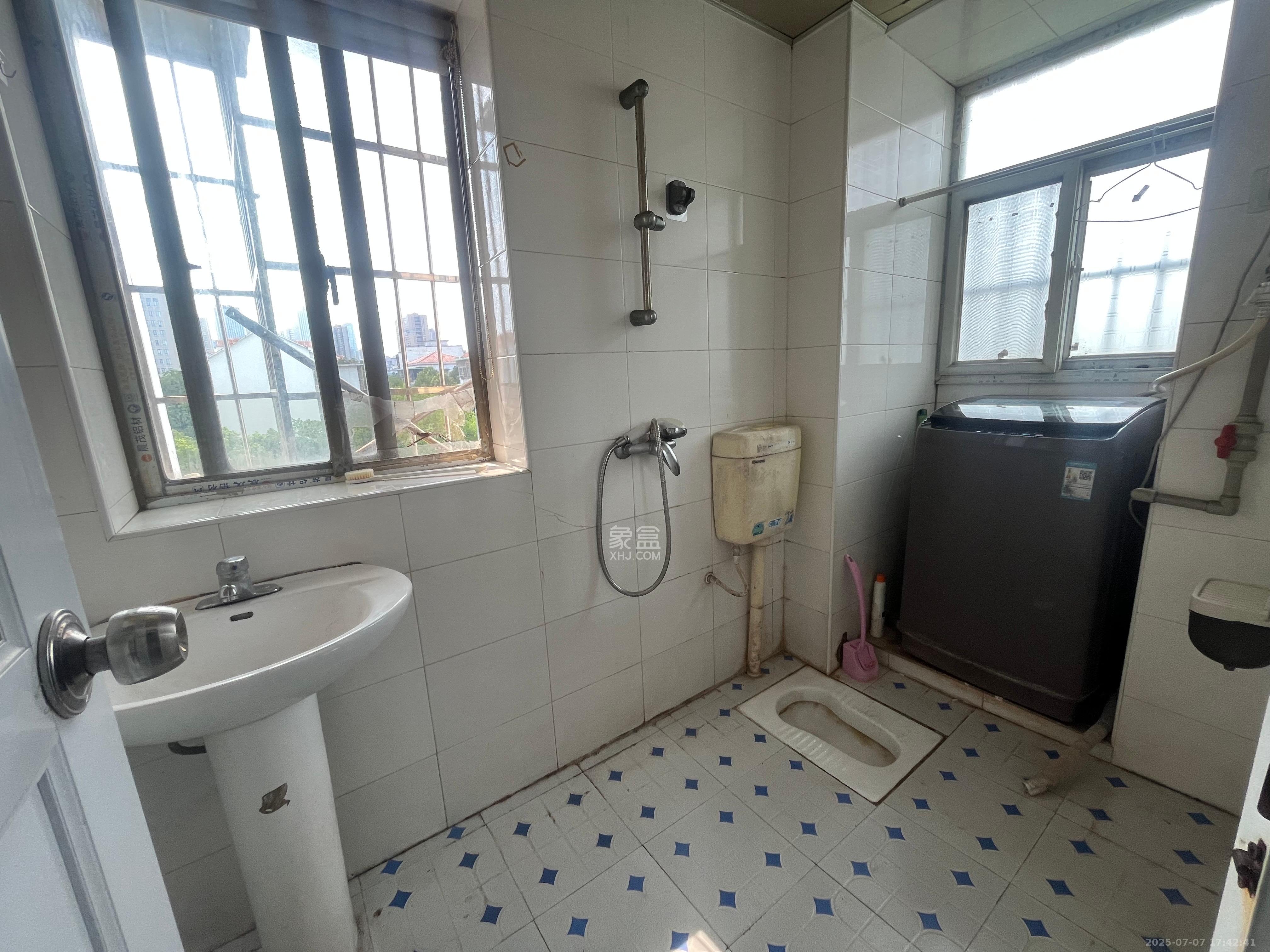 天心物业  2室1厅1卫    1500.0元/月 天心物业  2室1厅1卫    1500.0元/月室内图