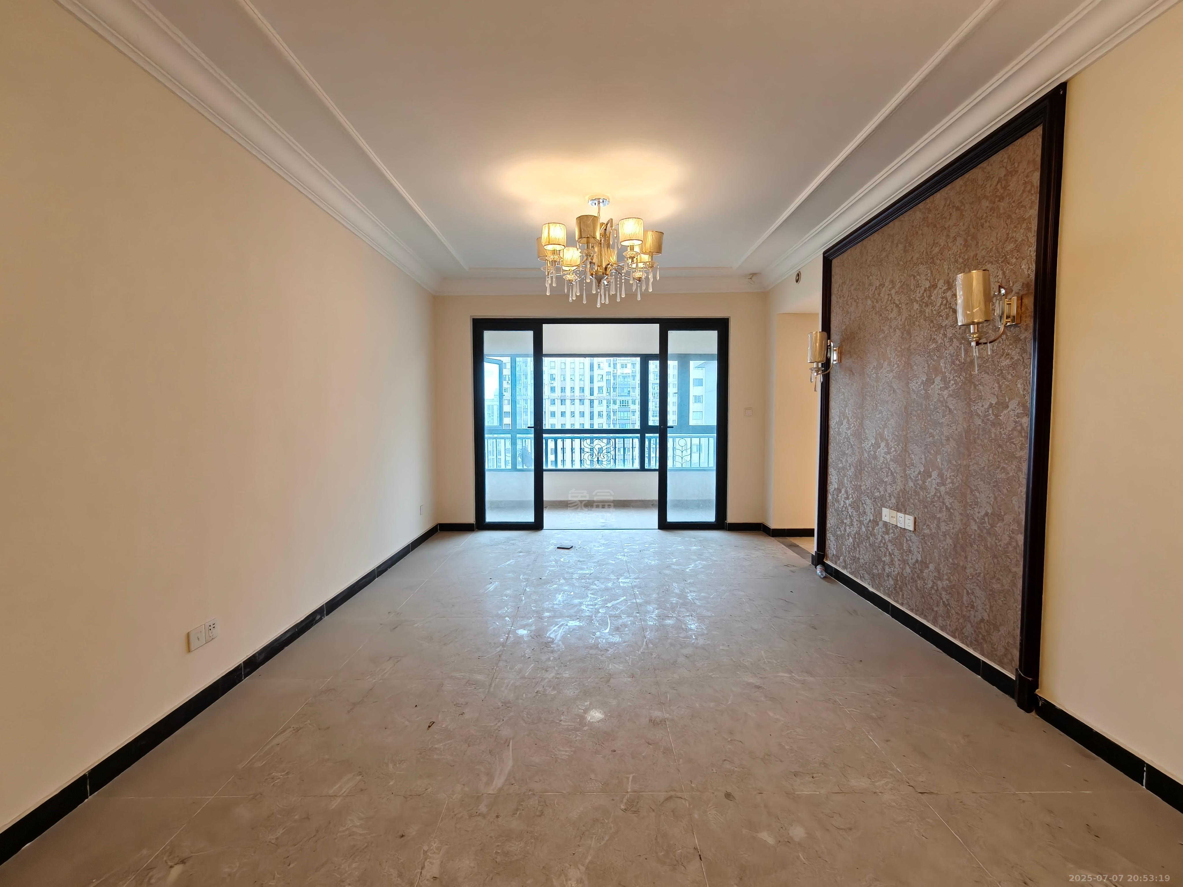 恒大华府 3室2厅1卫 1500.0元/月 恒大华府 3室2厅1卫 1500.0元/月室内图