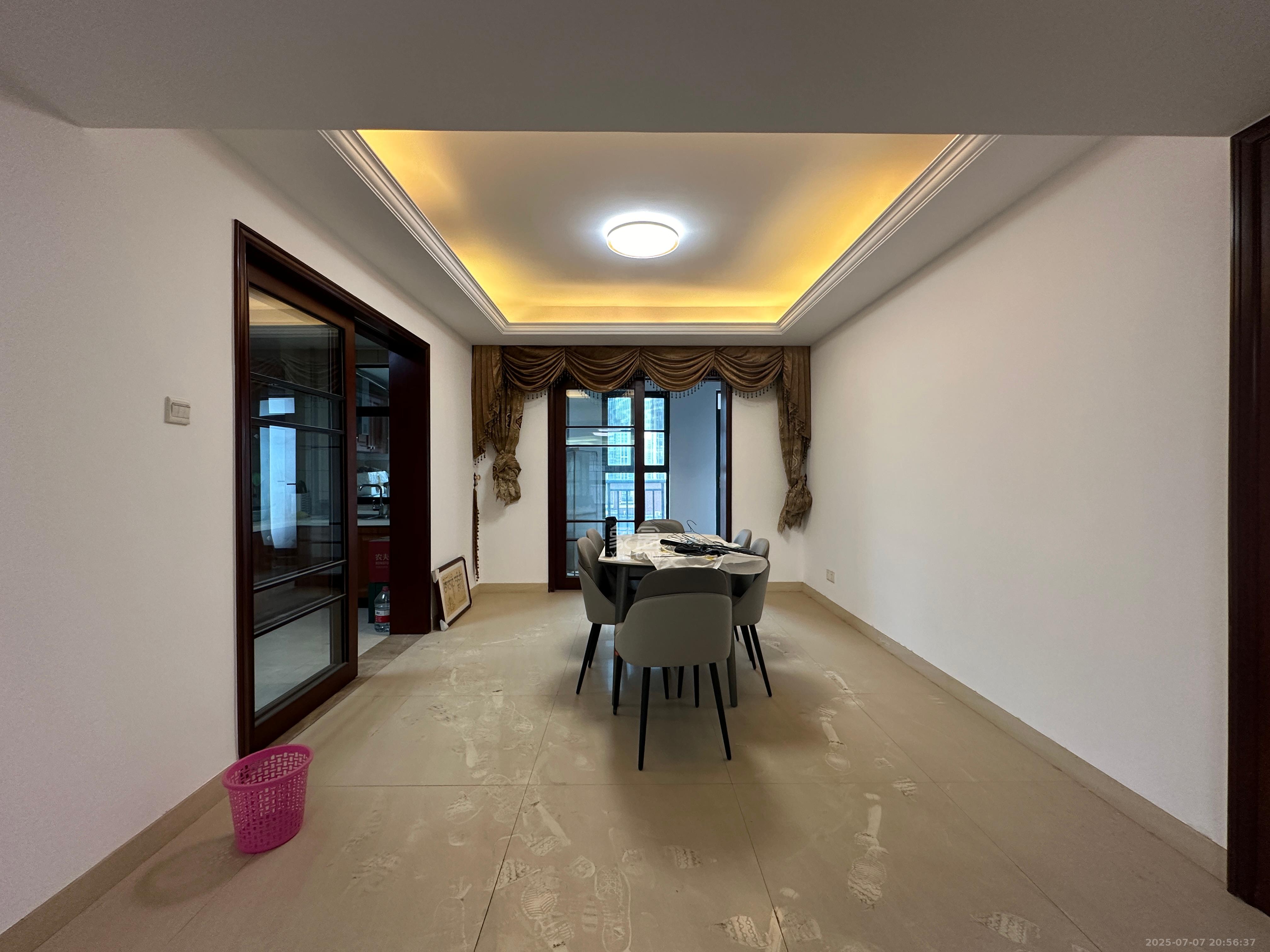 中隆国际御玺  4室2厅3卫    5200.0元/月室内图