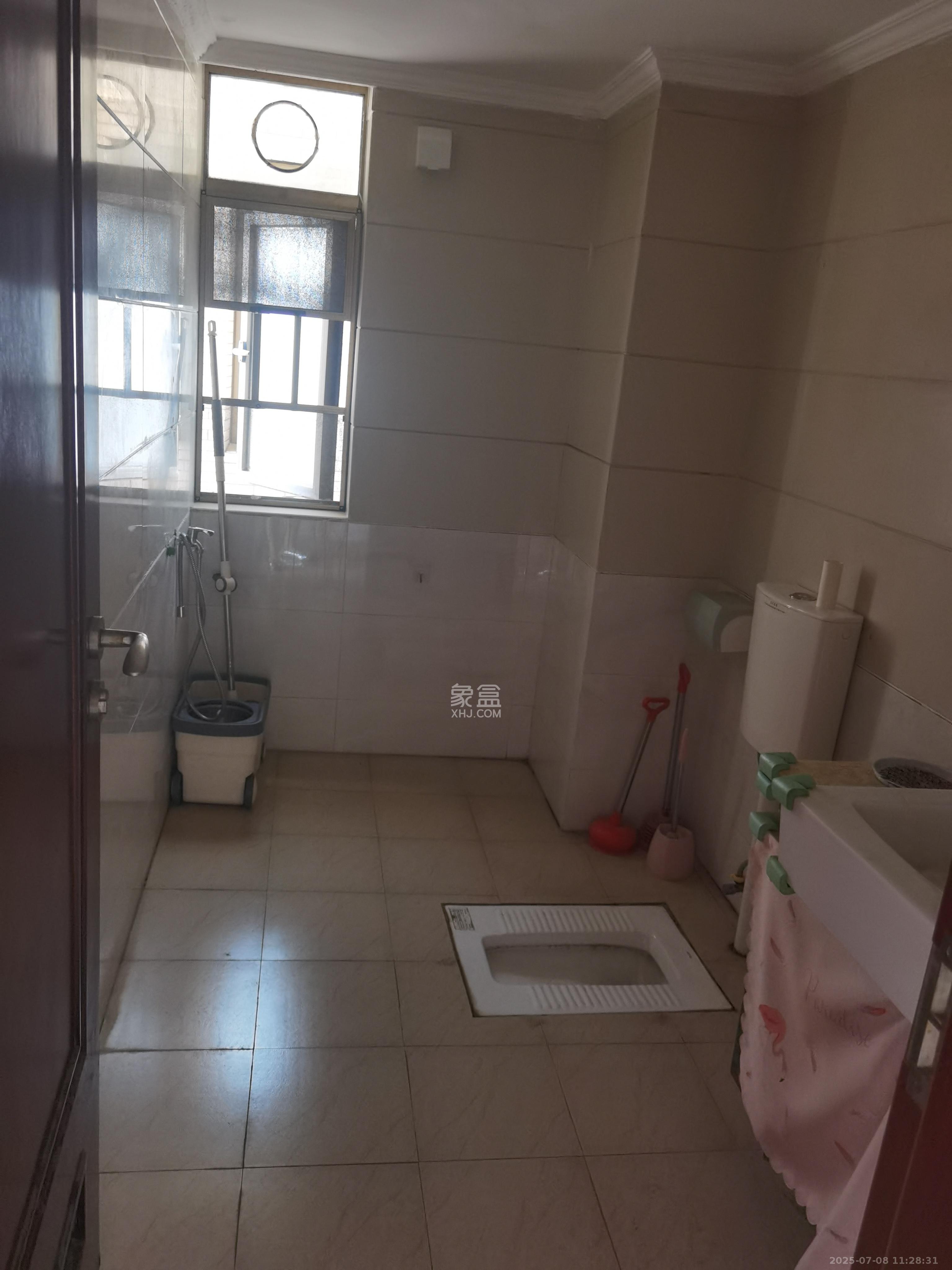 江山帝景雅典  4室2厅2卫    3200.0元/月室内图