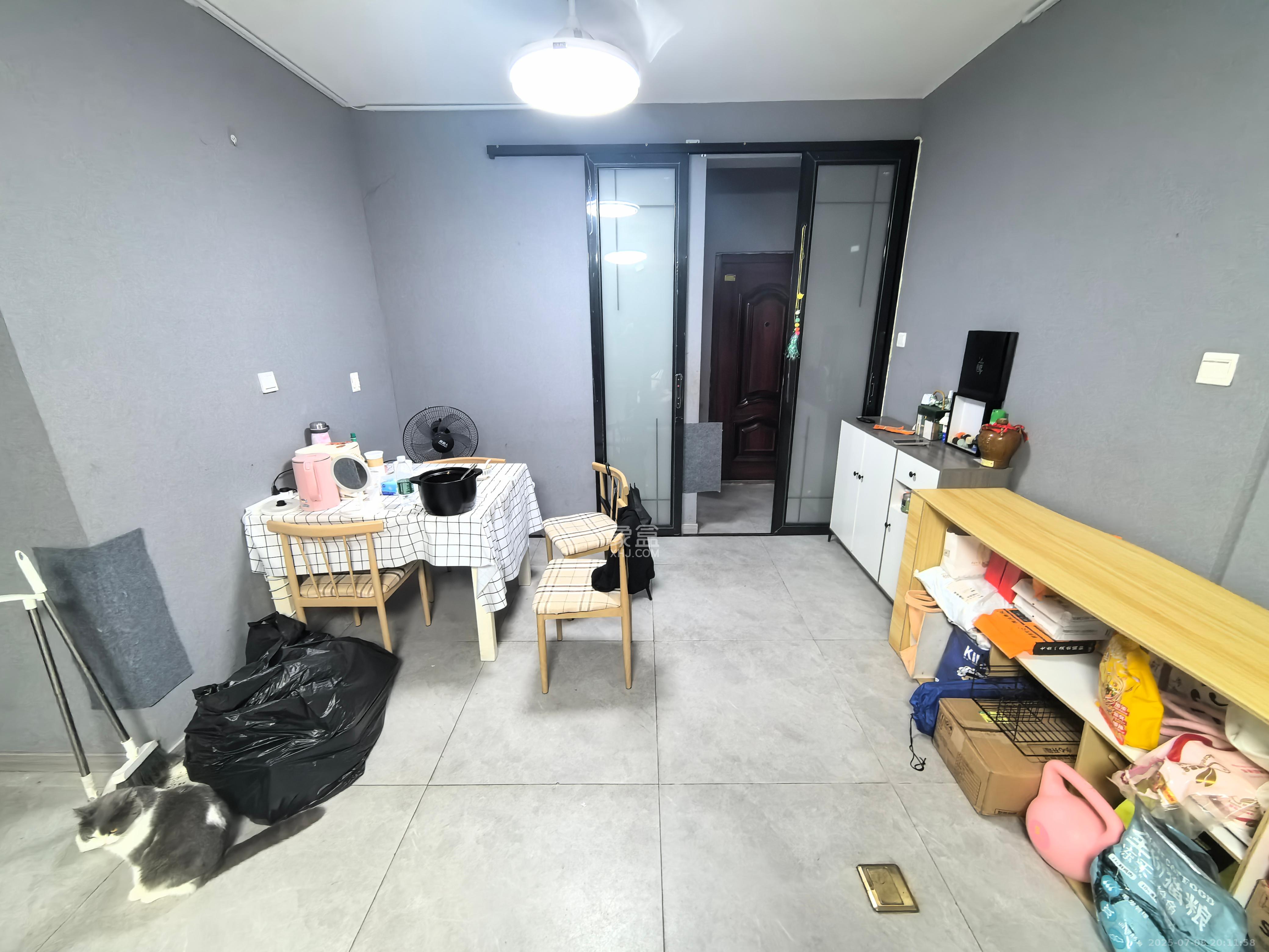 岳北和苑  2室2厅1卫   2400.00元/月室内图