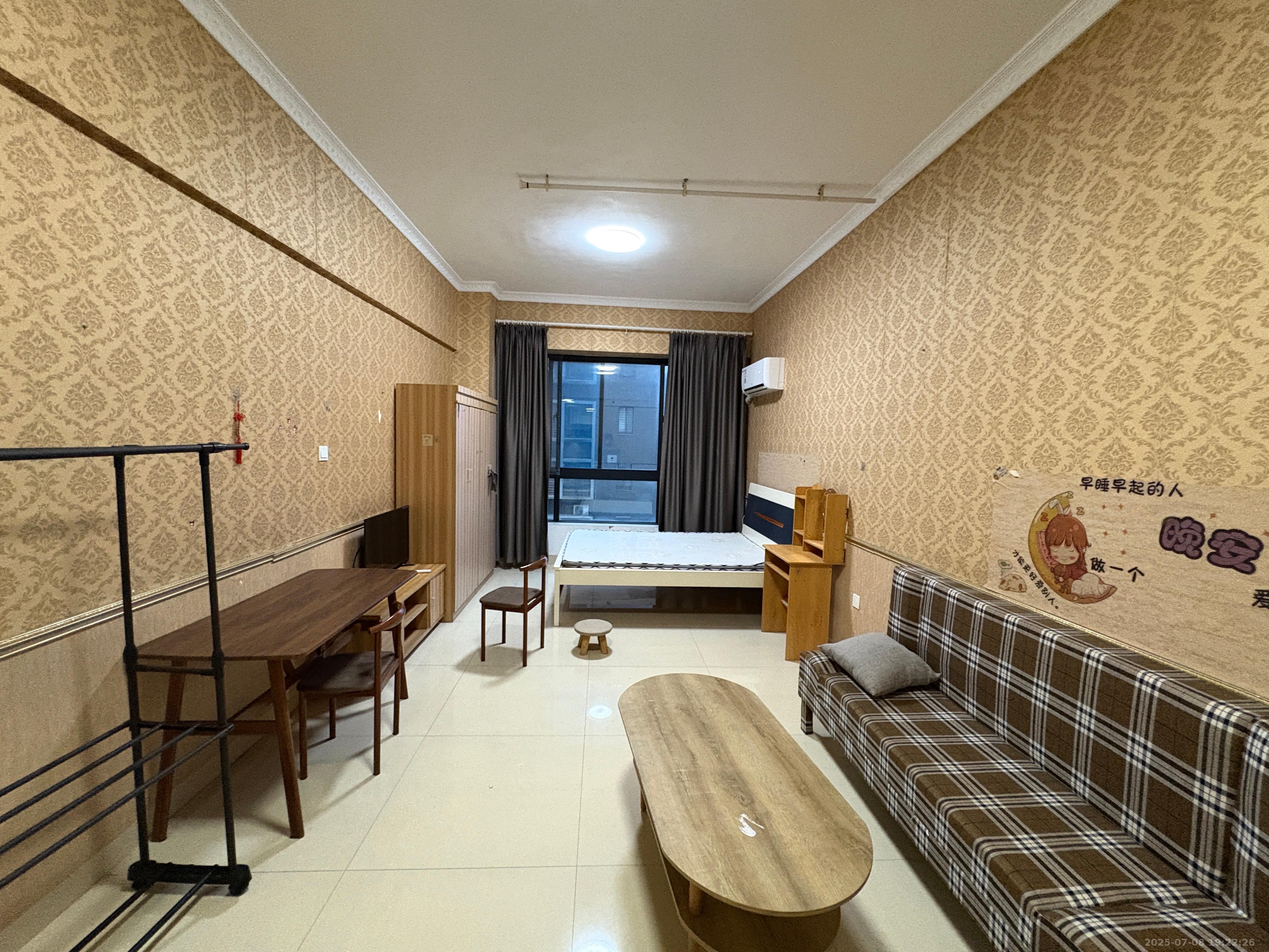 慈善大厦  1室1厅1卫    1100.0元/月 慈善大厦  1室1厅1卫    1100.0元/月