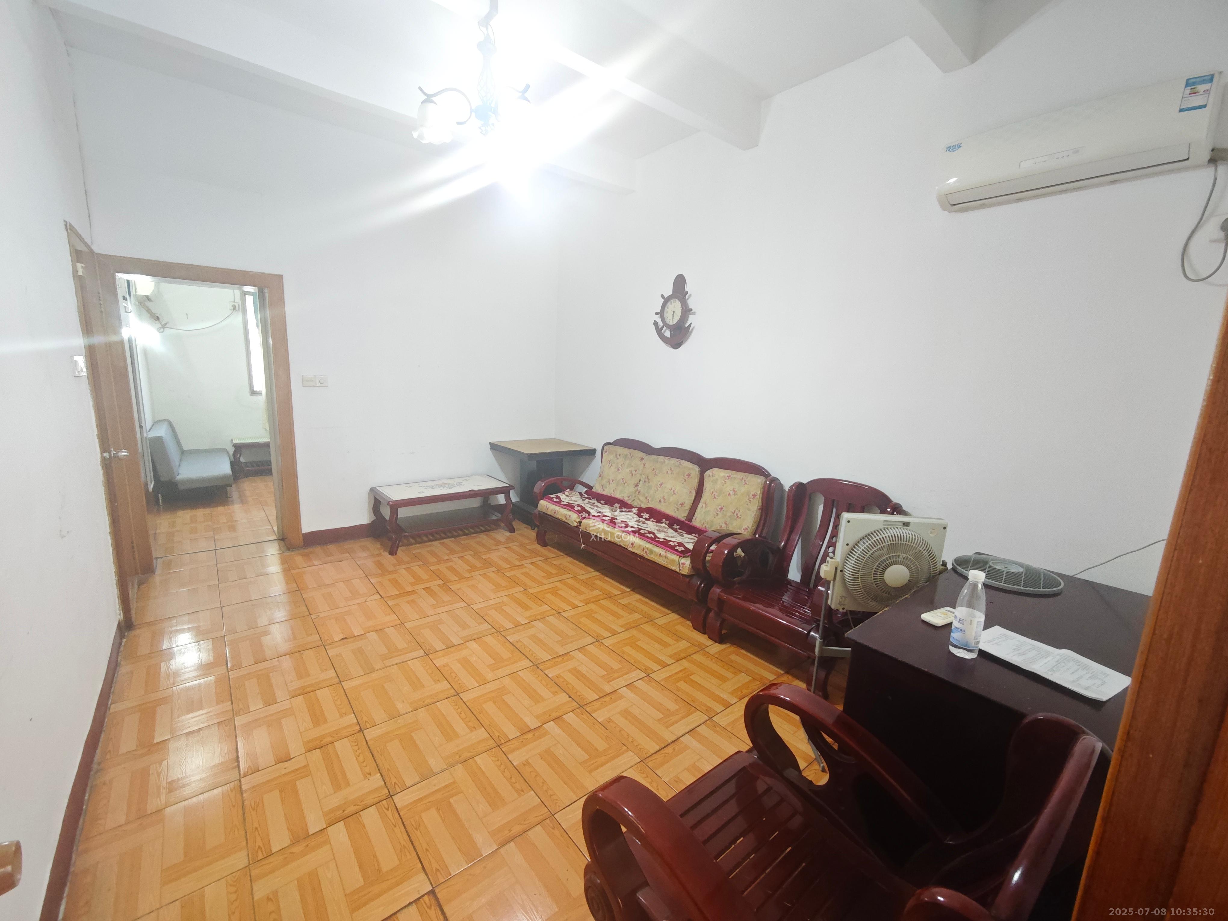 建湘新村  1室1厅1卫   1000.00元/月室内图1