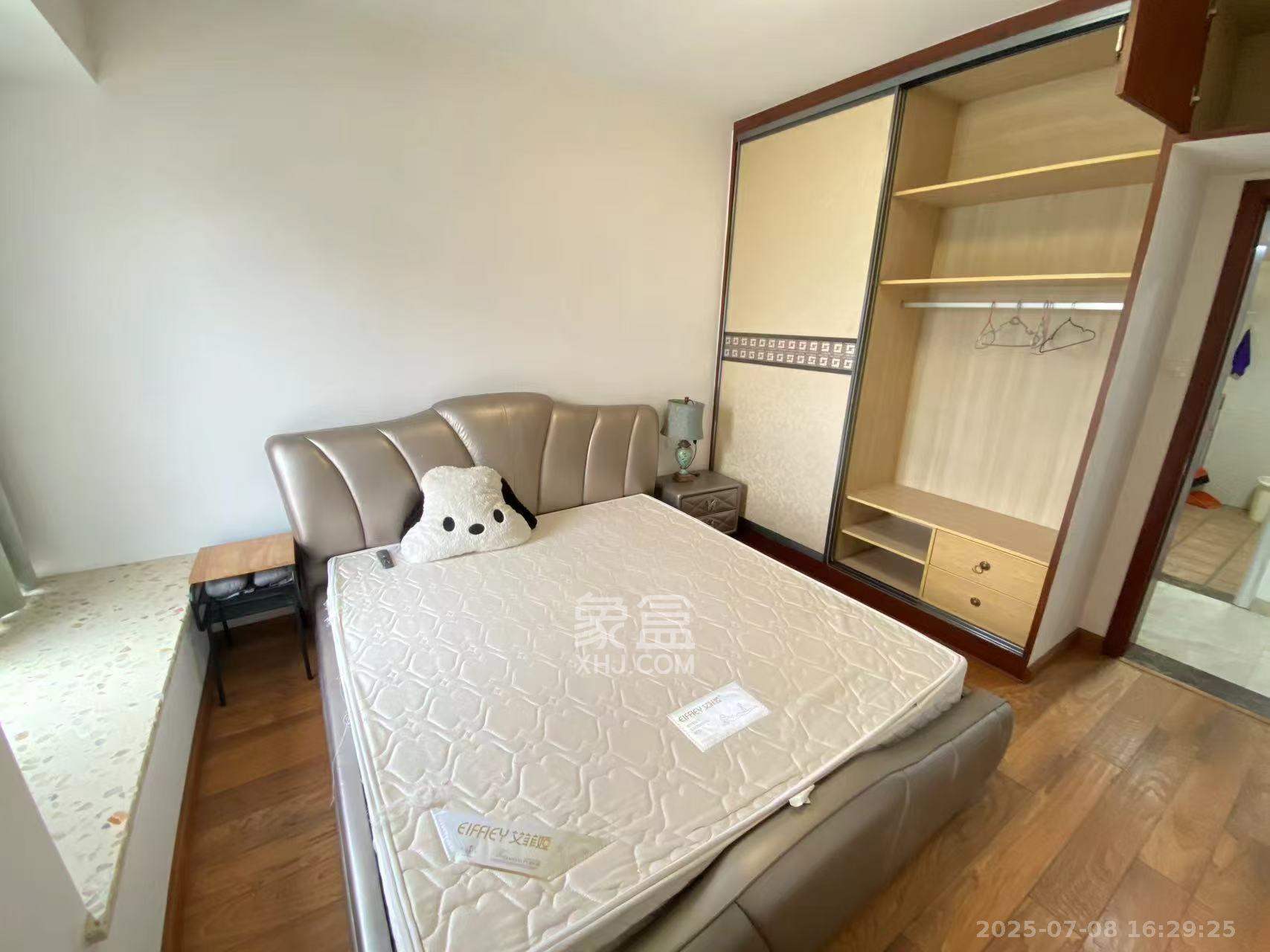 钱隆樽品(一、二、三期)  3室2厅1卫   2500.00元/月室内图