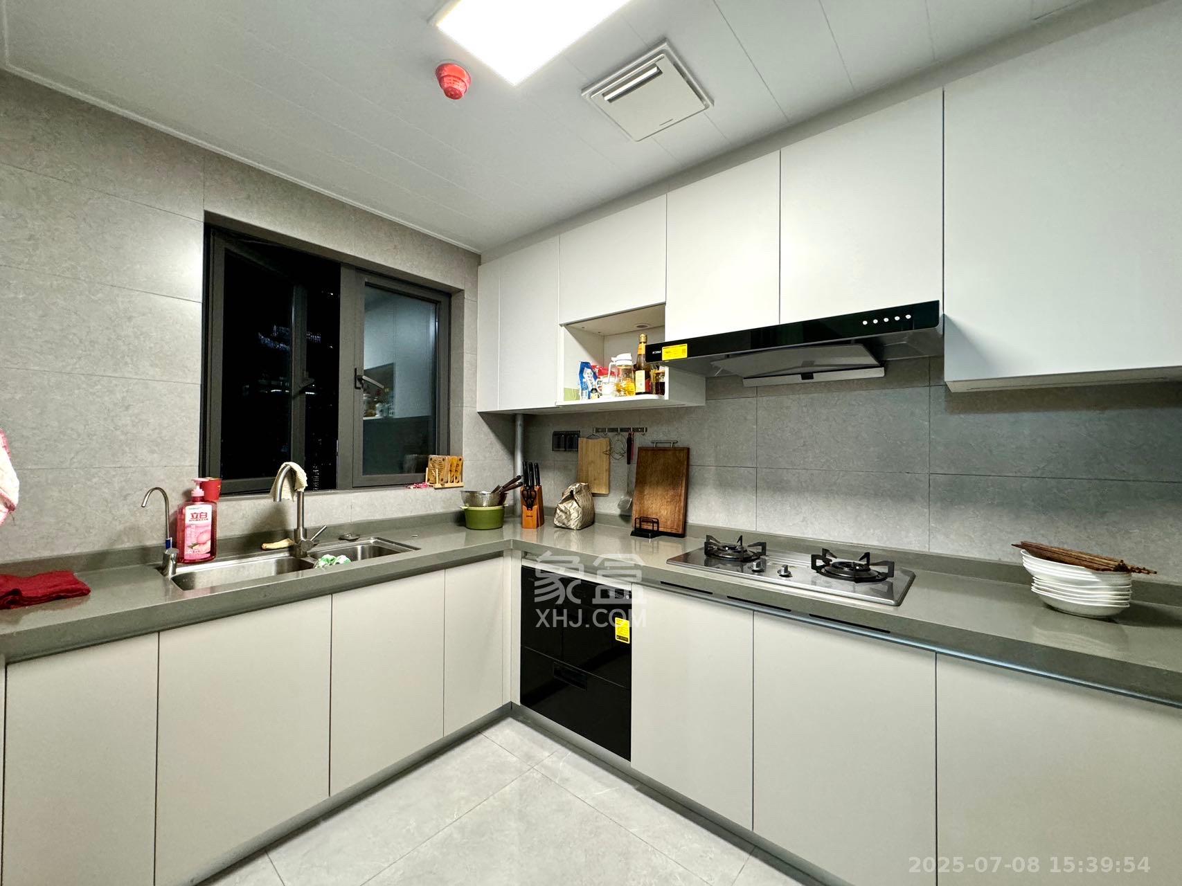 时代梅溪领峰  4室2厅2卫    4500.0元/月 时代梅溪领峰  4室2厅2卫    4500.0元/月室内图