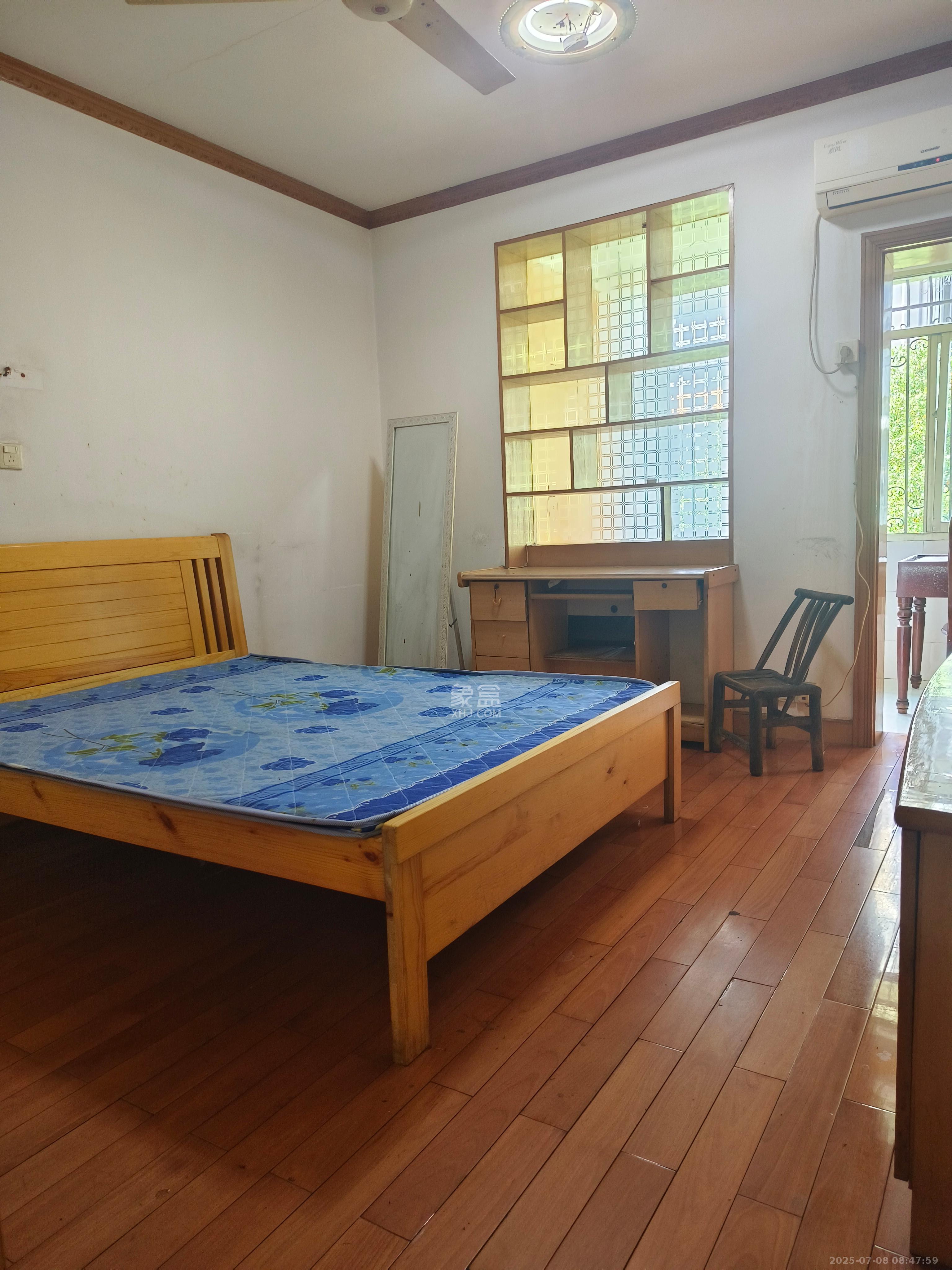 新兴小区（杨家山社区）  2室1厅1卫   1450.00元/月