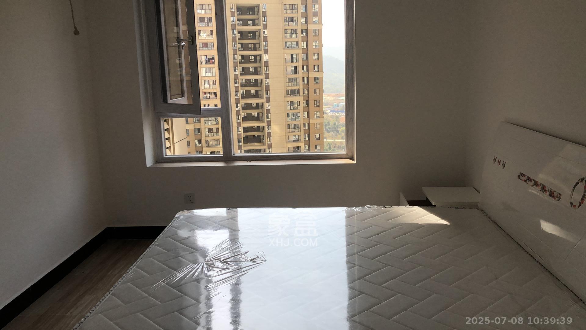 卓越浅水湾  3室2厅2卫   2700.00元/月室内图