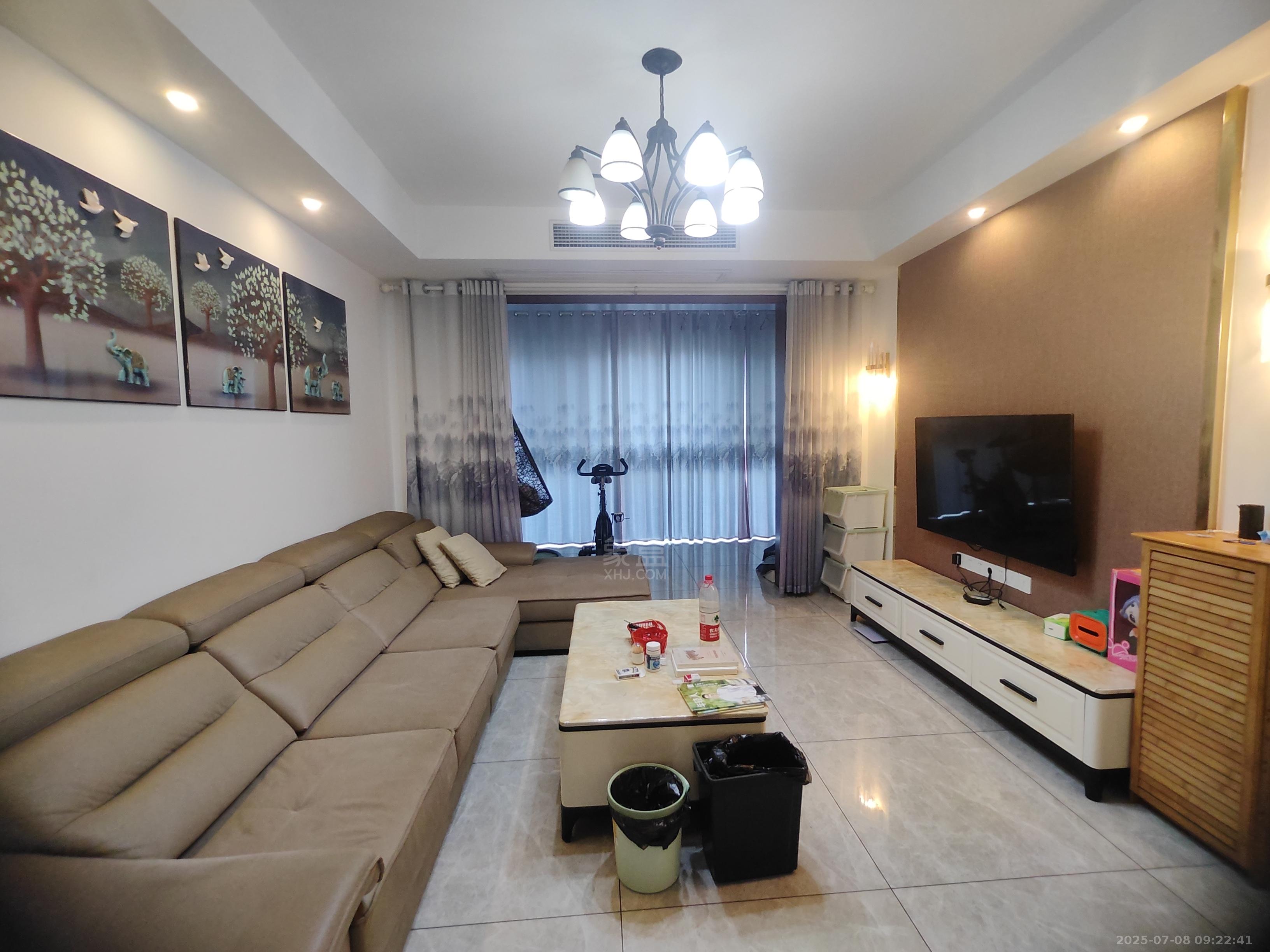 金轮翡翠名园 3室2厅2卫 2200.0元/月 金轮翡翠名园 3室2厅2卫 2200.0元/月室内图