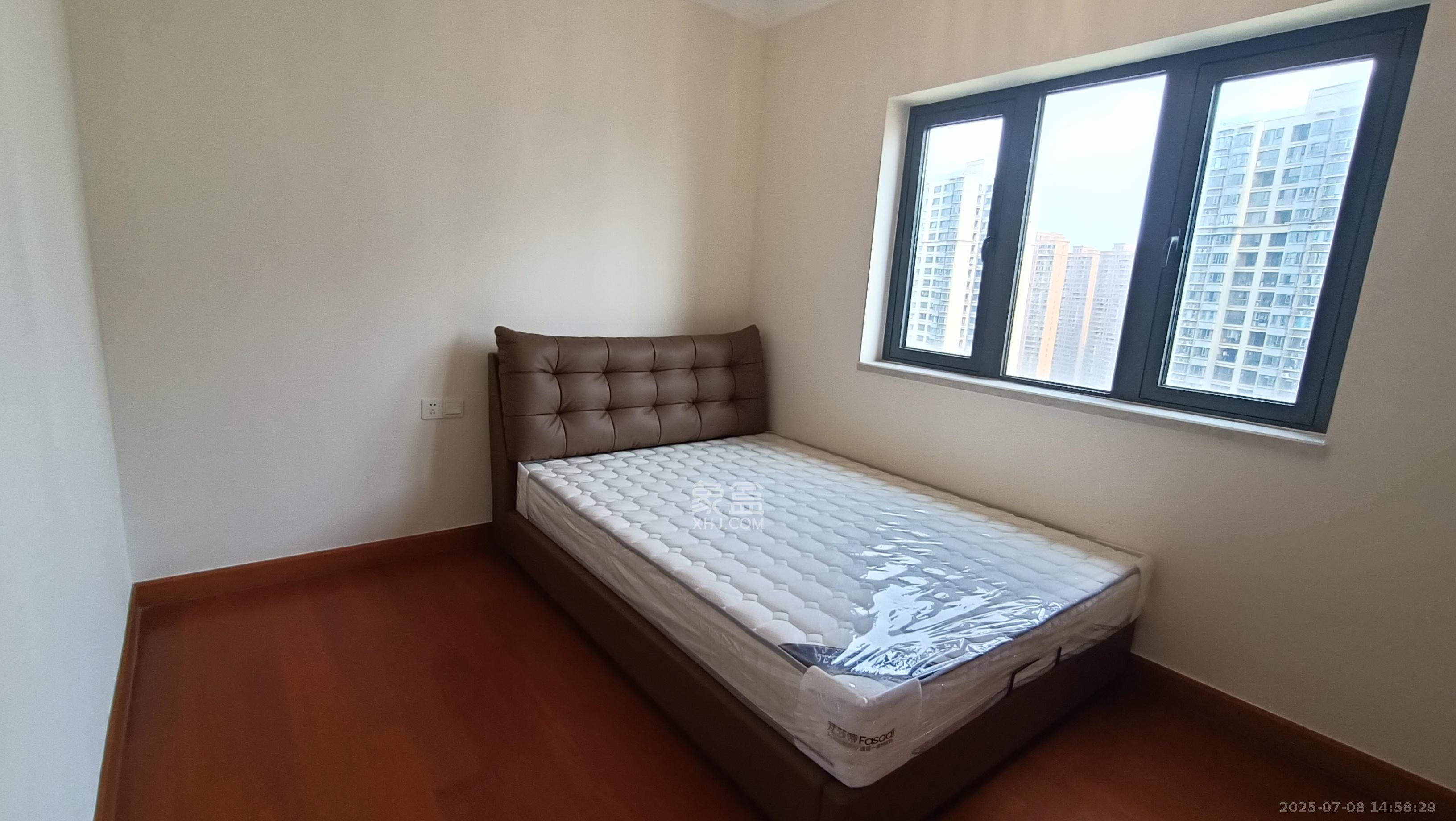 恒大御景半岛  3室2厅1卫   1600.00元/月室内图